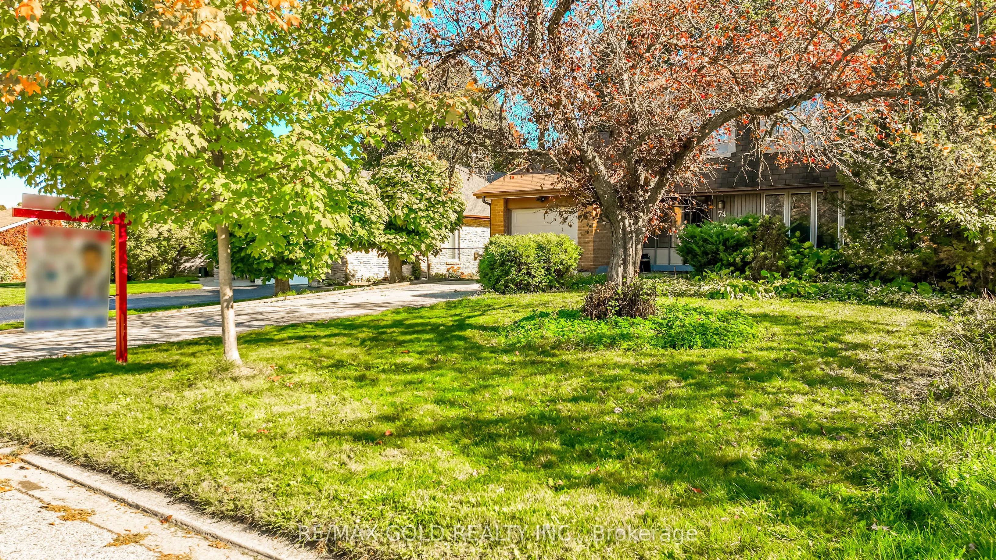 74 Lorraine Crescent