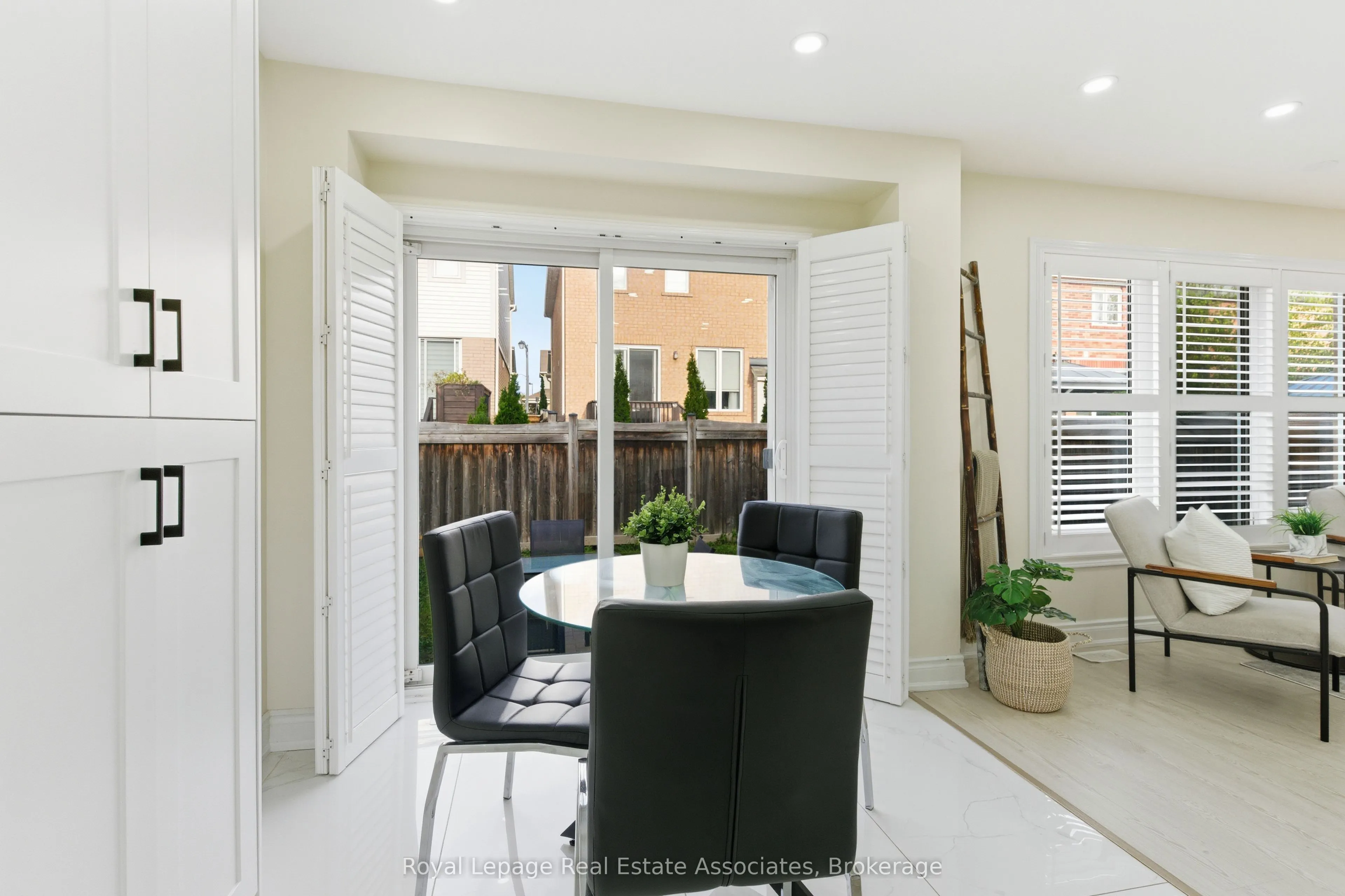 435 Pozbou Crescent