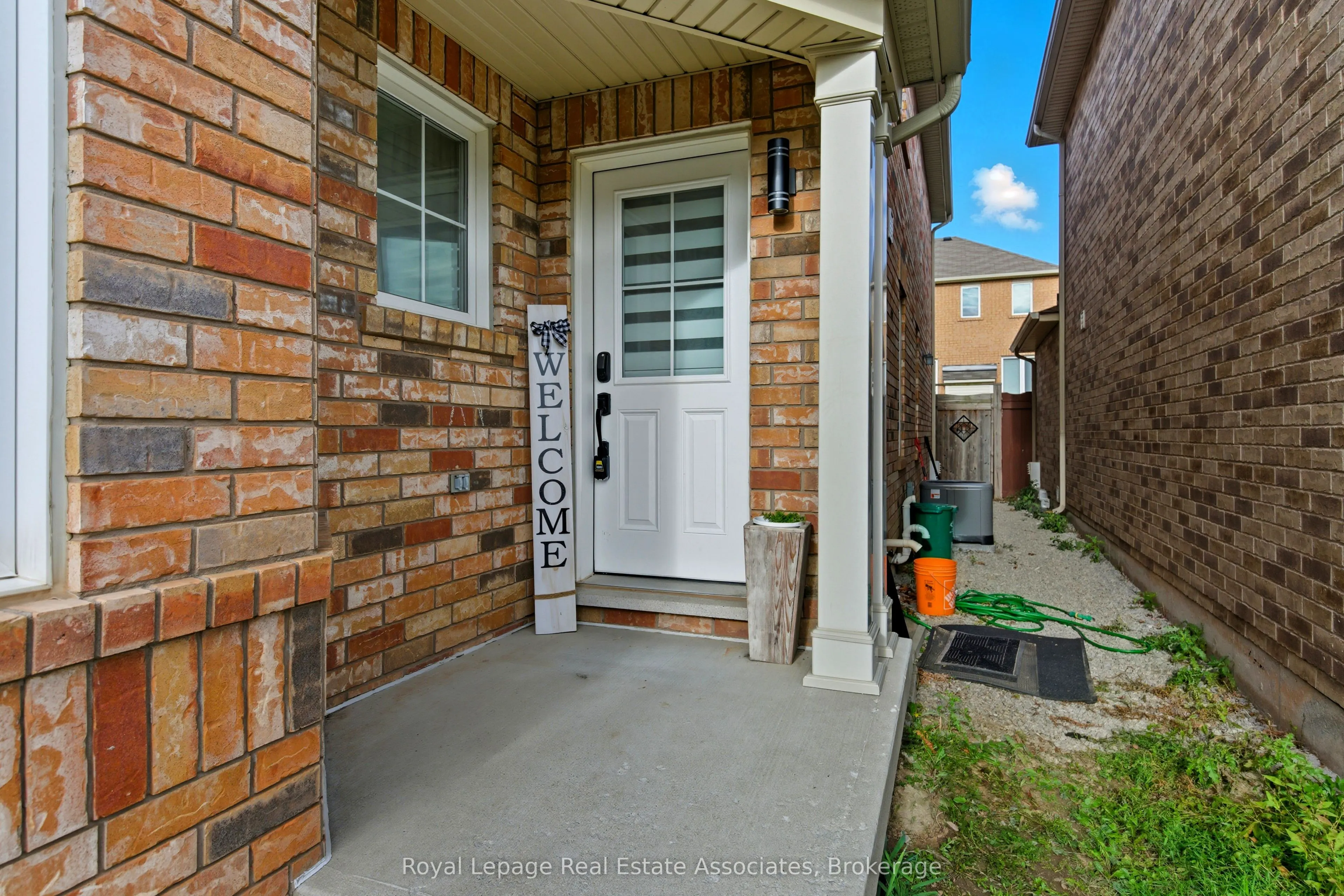 435 Pozbou Crescent