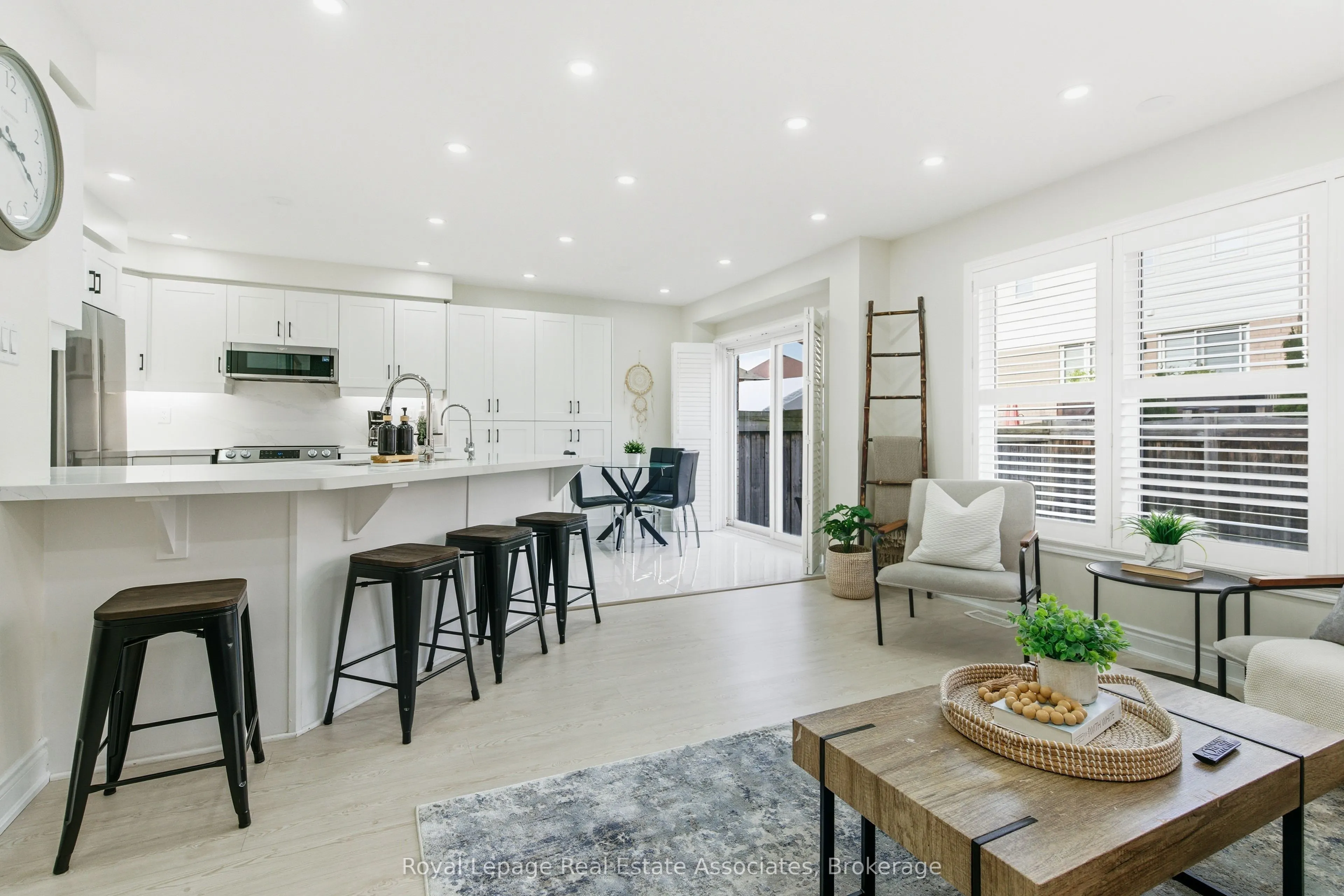 435 Pozbou Crescent