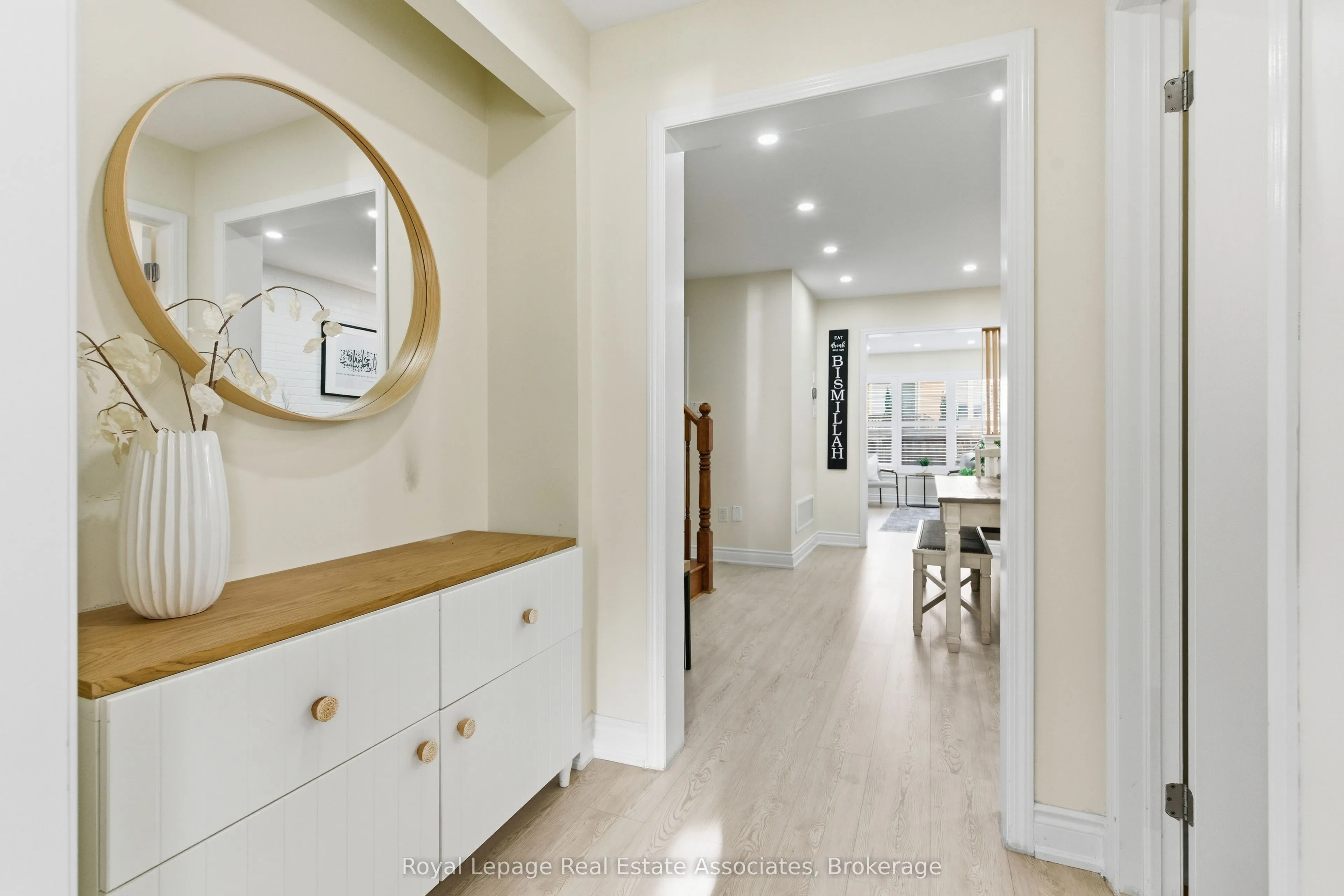 435 Pozbou Crescent
