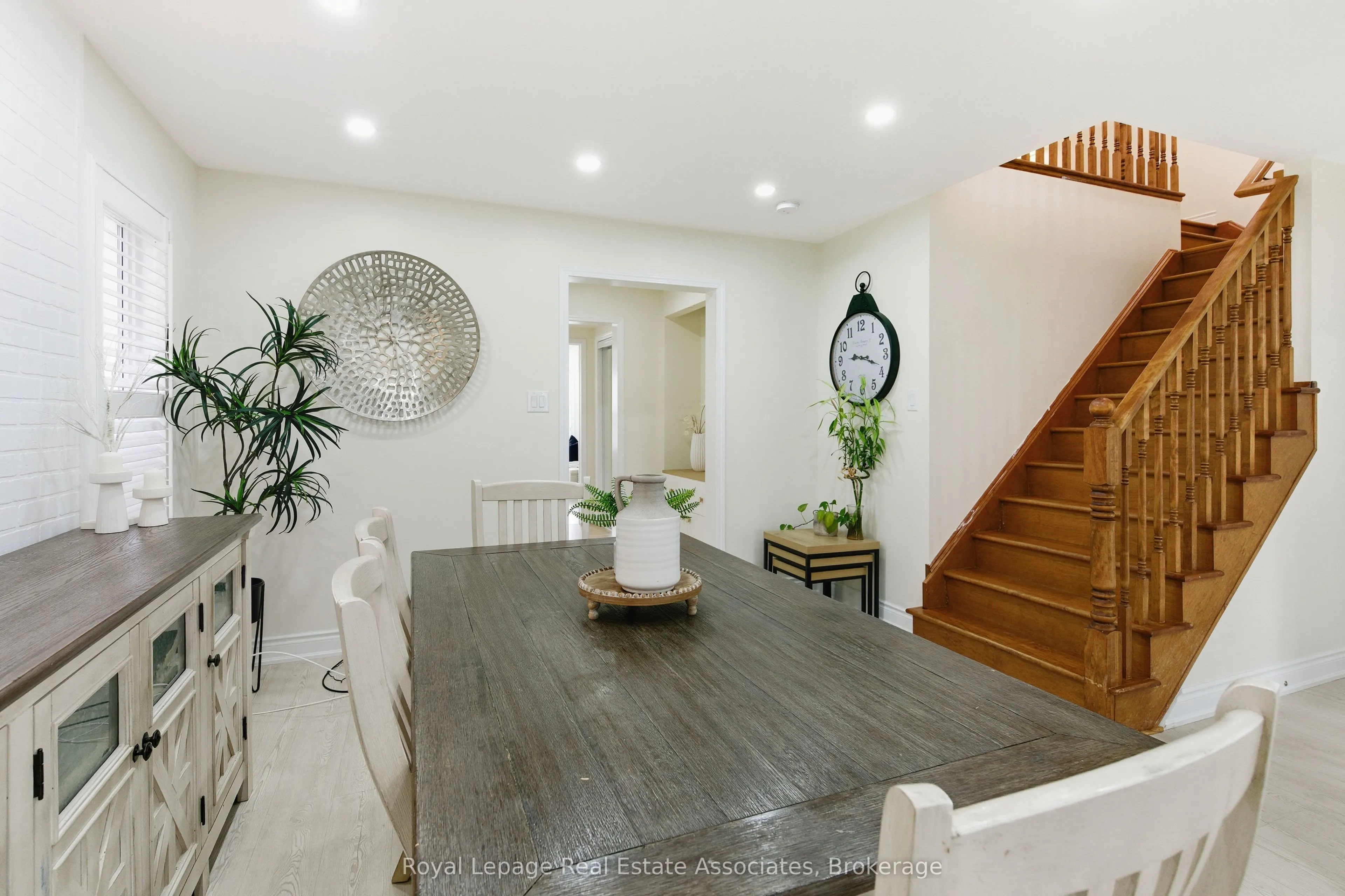 435 Pozbou Crescent