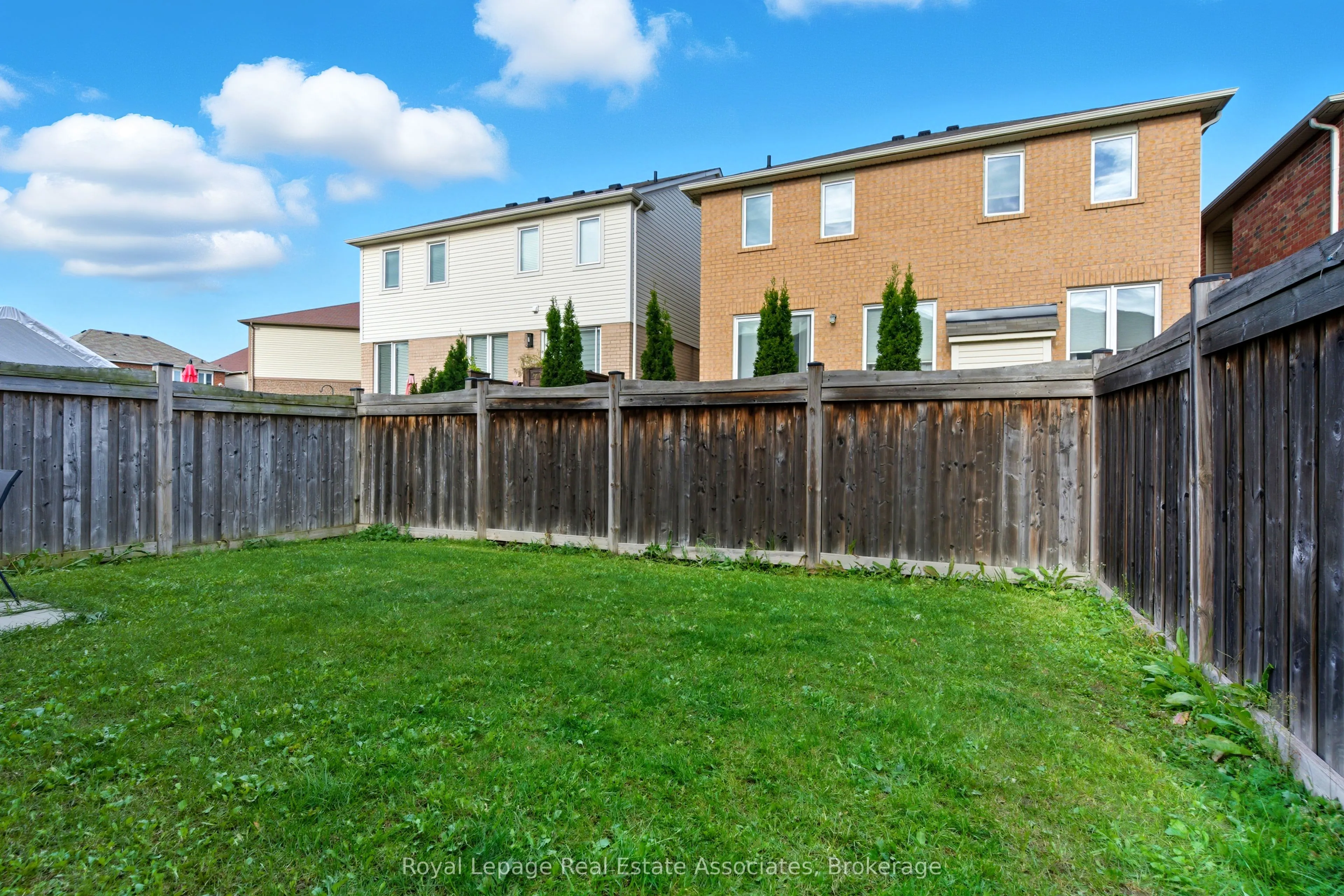 435 Pozbou Crescent