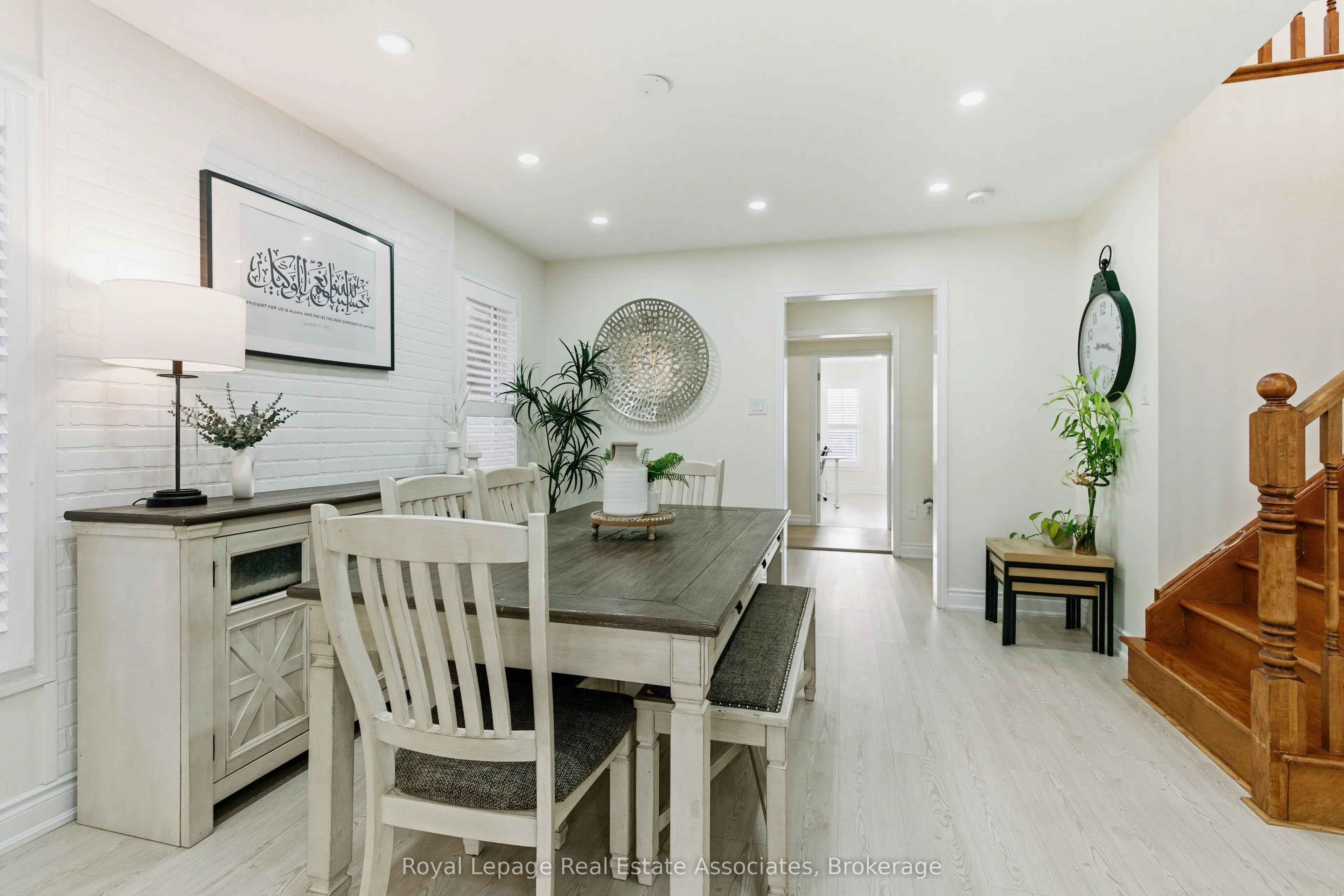 435 Pozbou Crescent