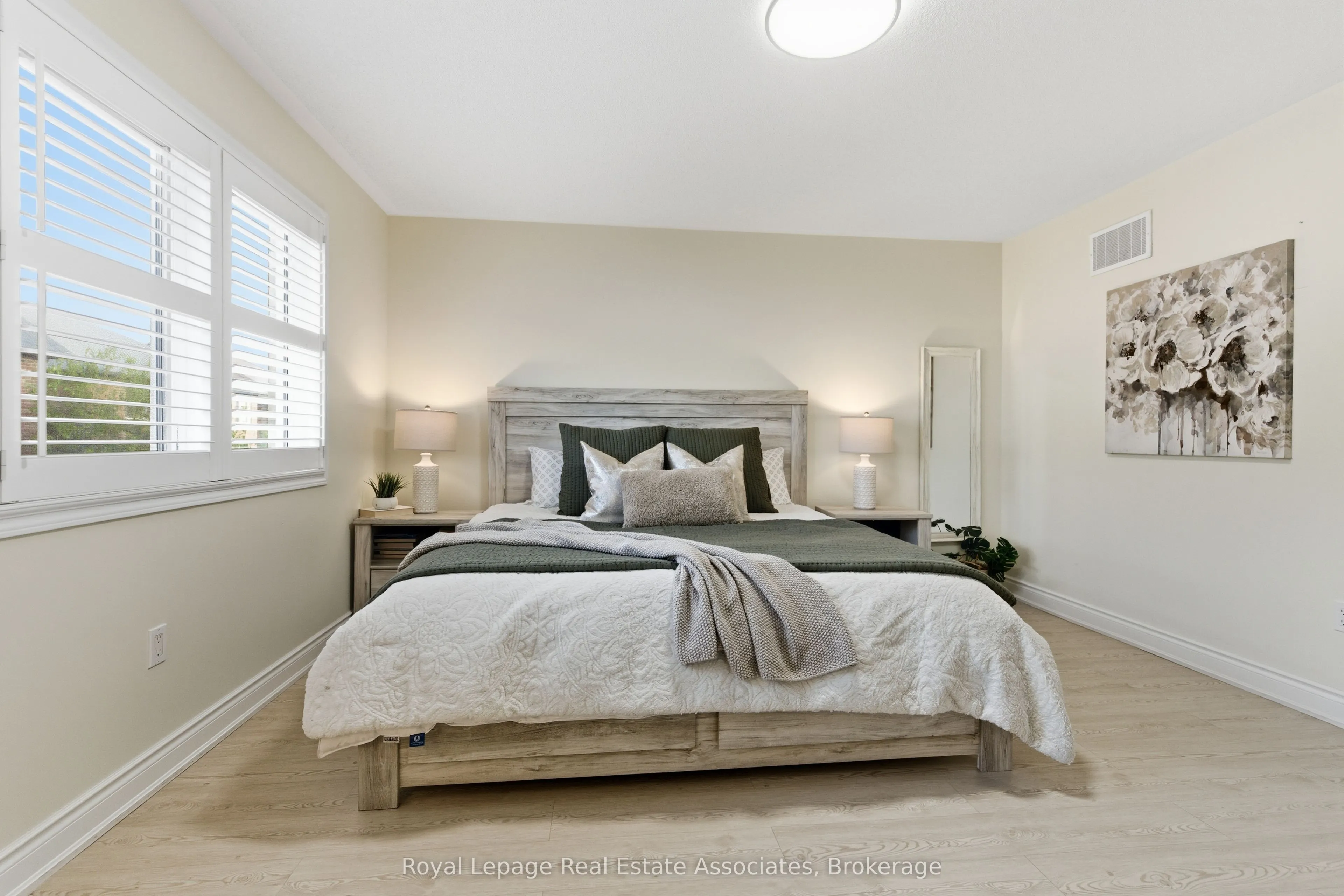 435 Pozbou Crescent