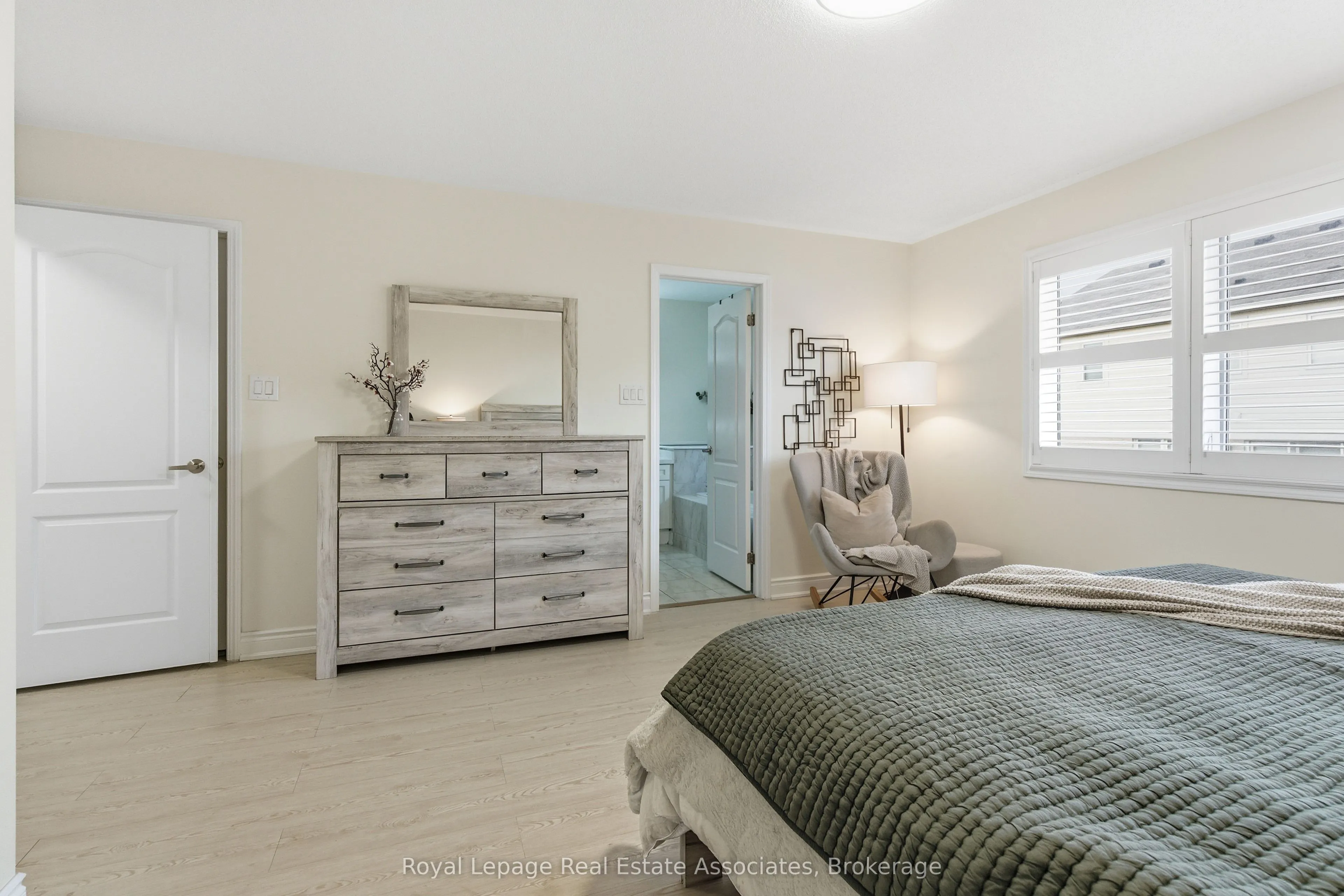 435 Pozbou Crescent