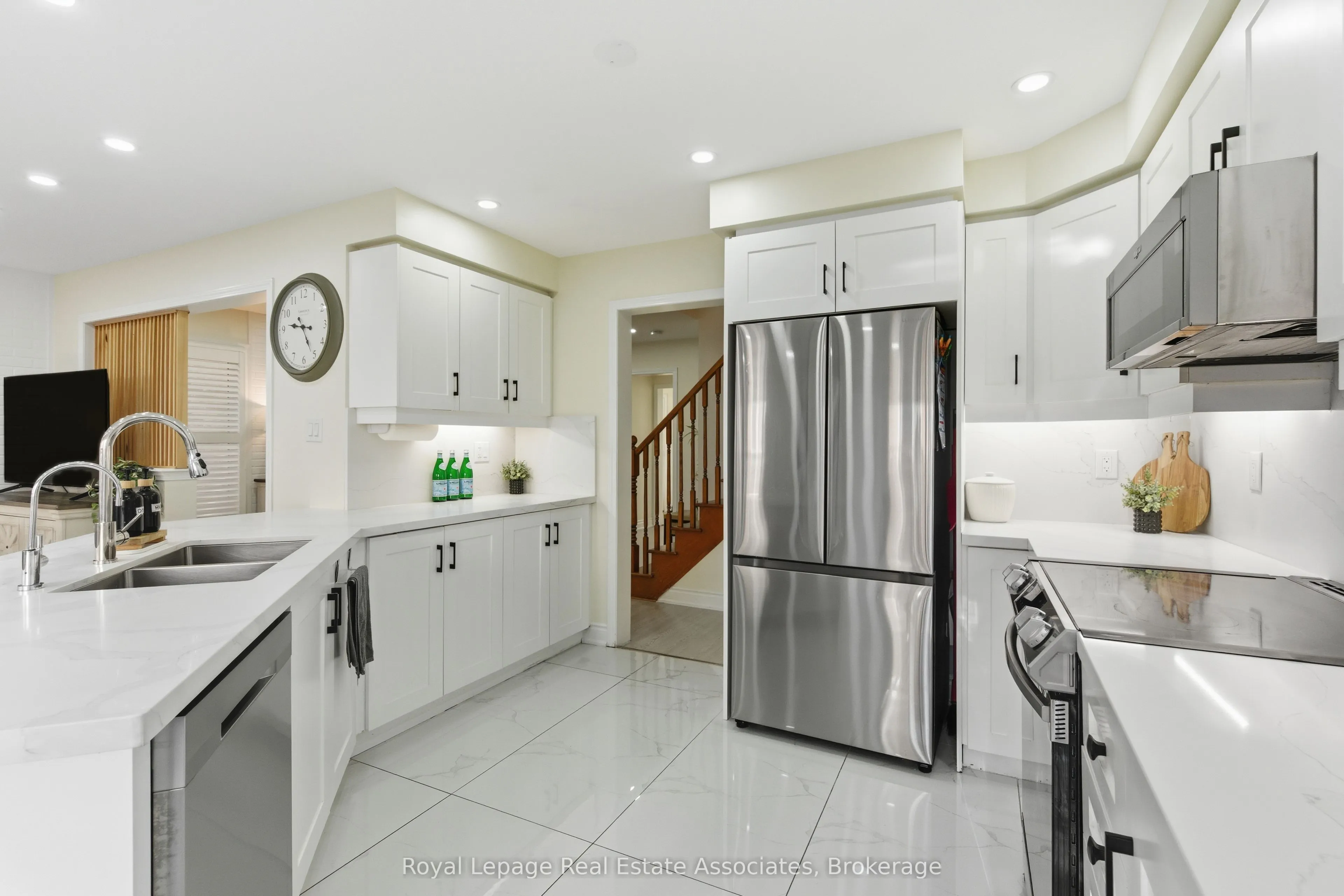 435 Pozbou Crescent