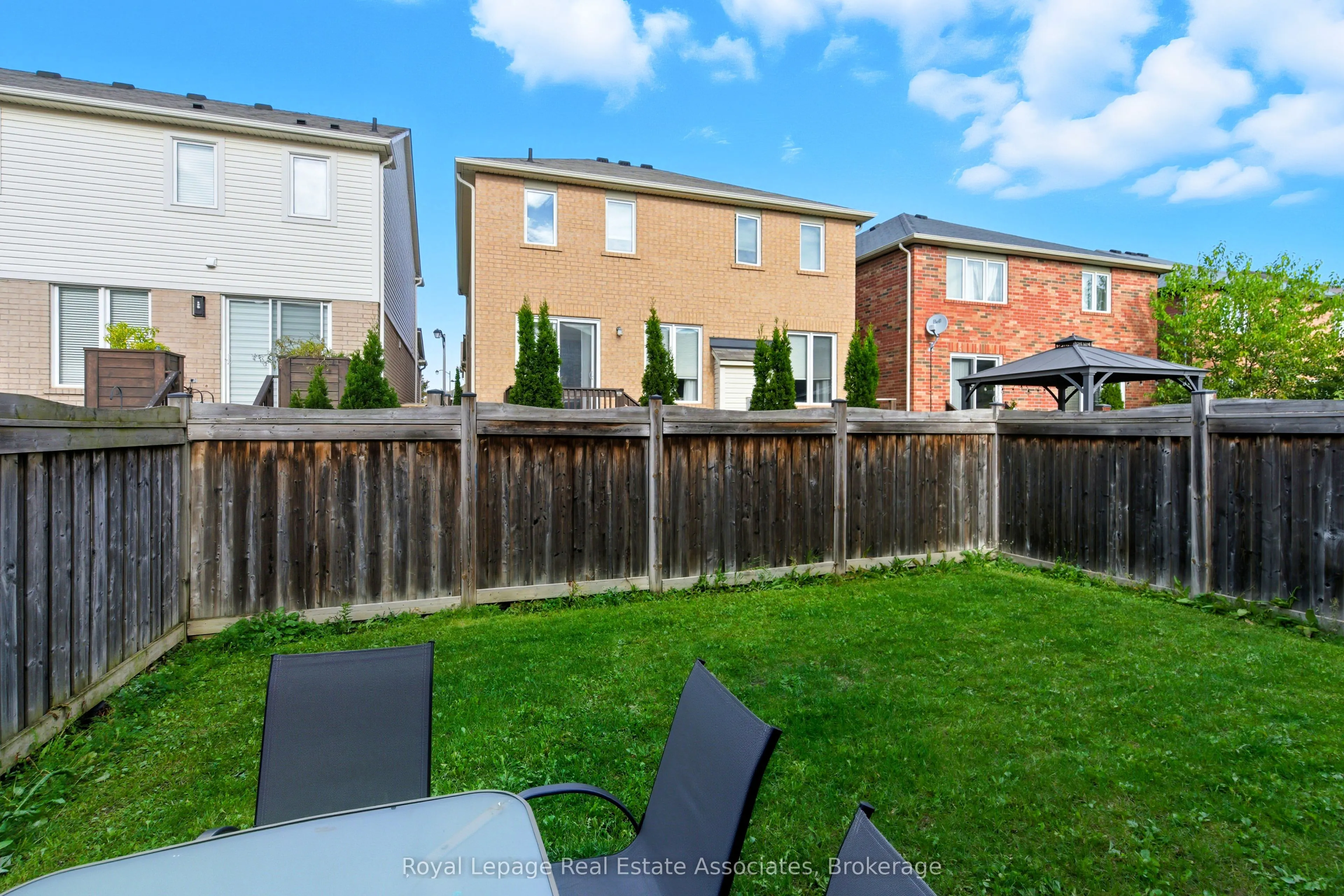 435 Pozbou Crescent