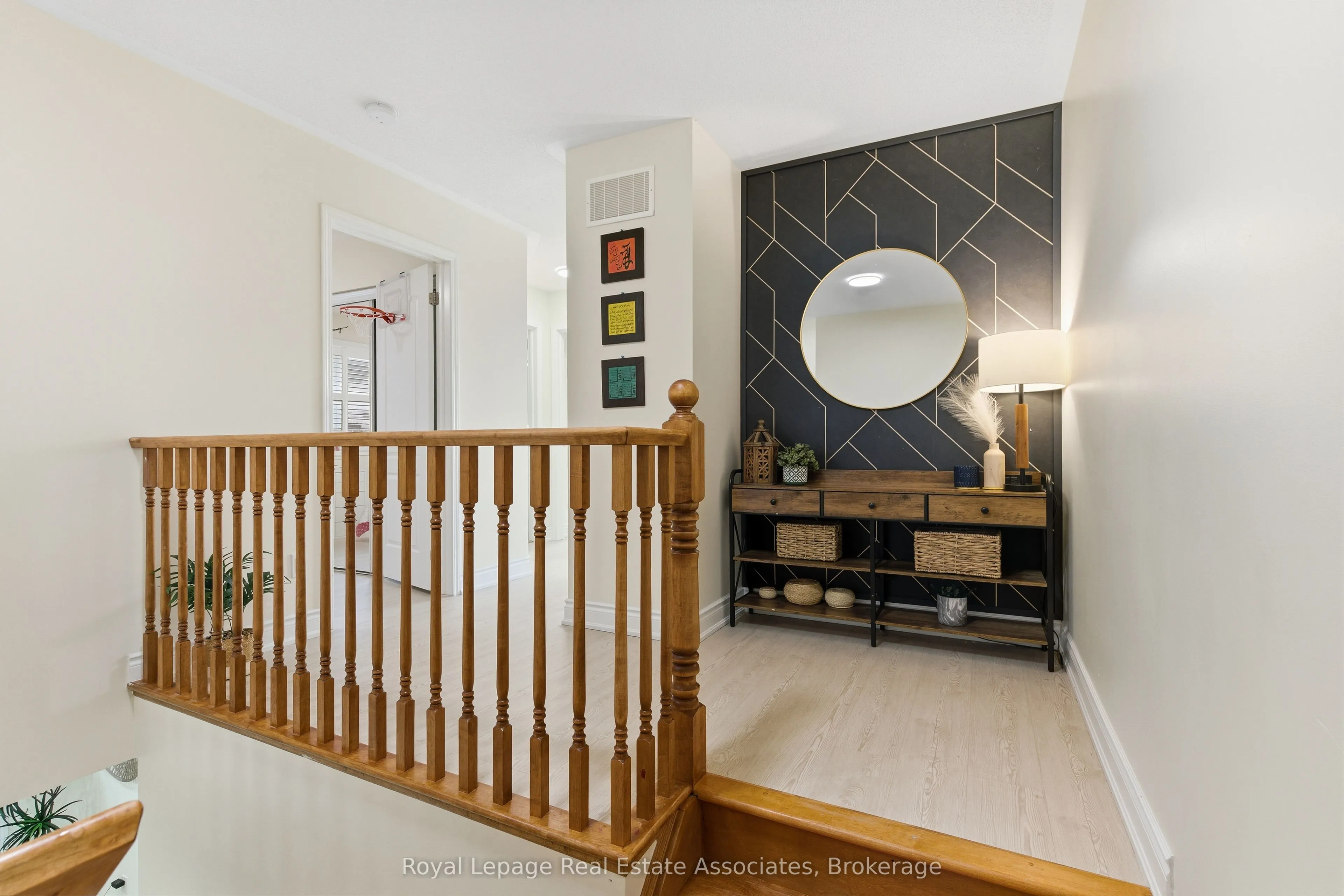 435 Pozbou Crescent