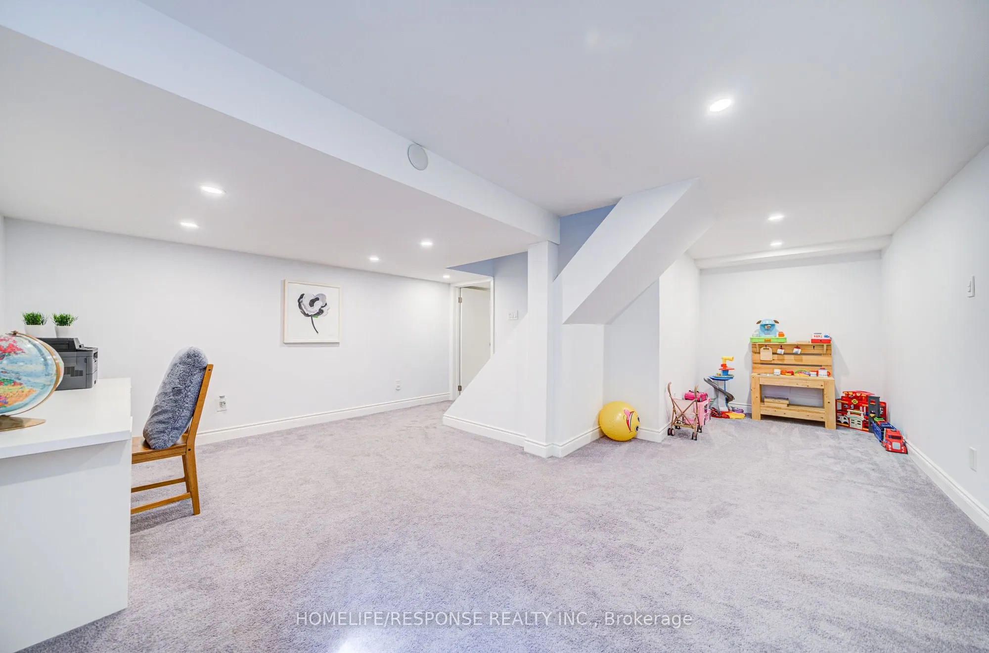 21 DAWSON Crescent, #21