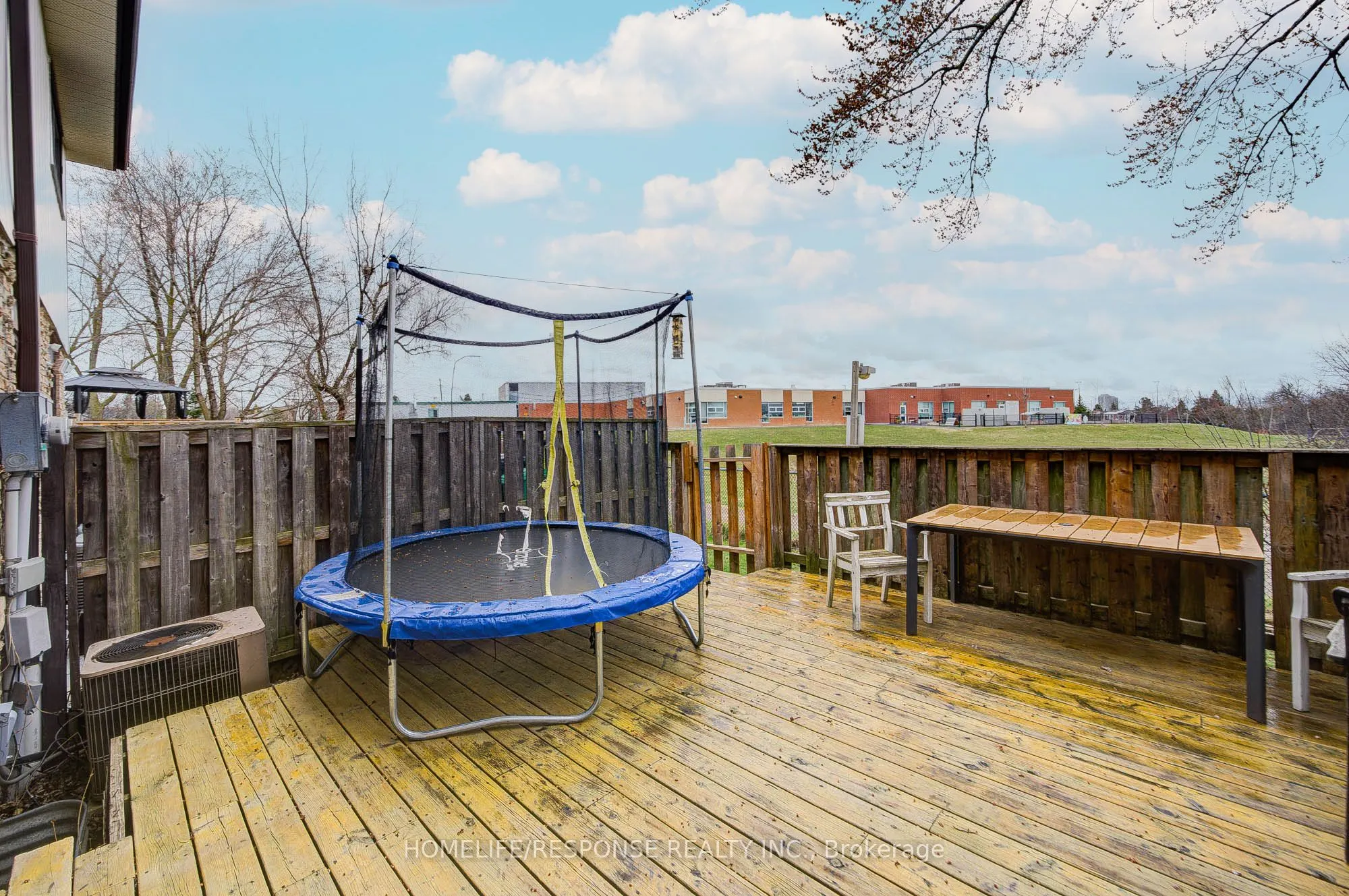 21 DAWSON Crescent, #21