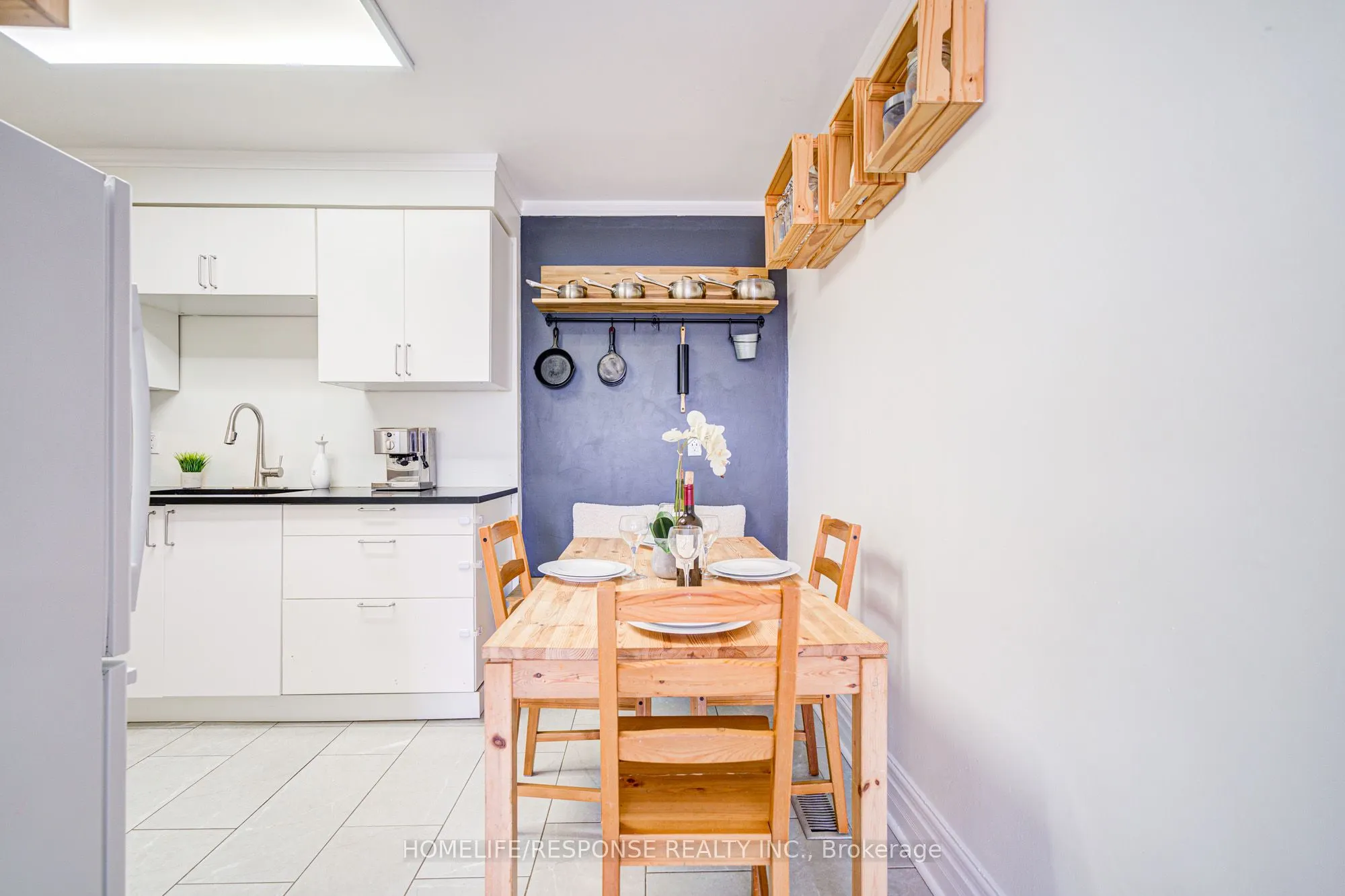 21 DAWSON Crescent, #21
