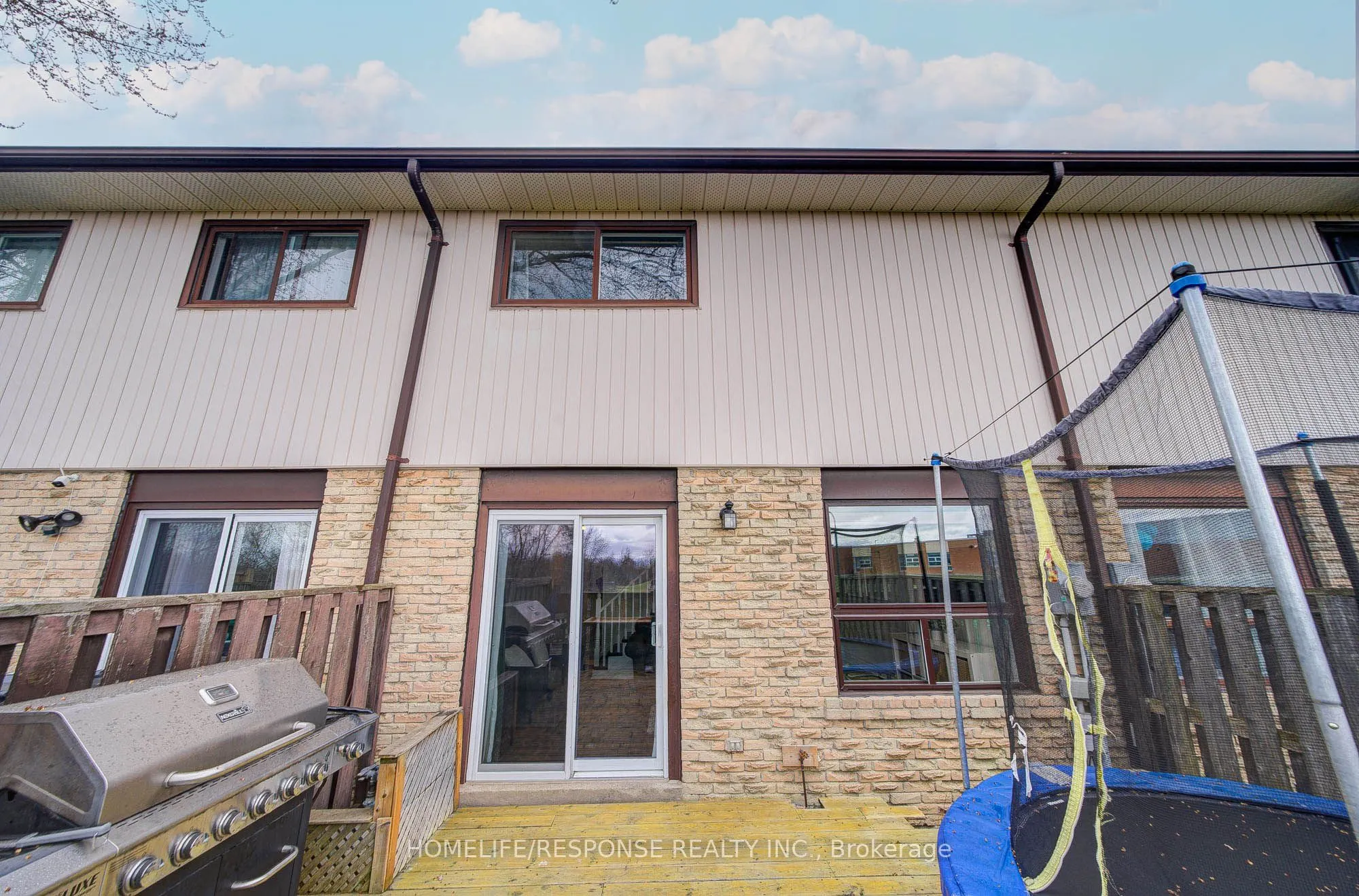 21 DAWSON Crescent, #21