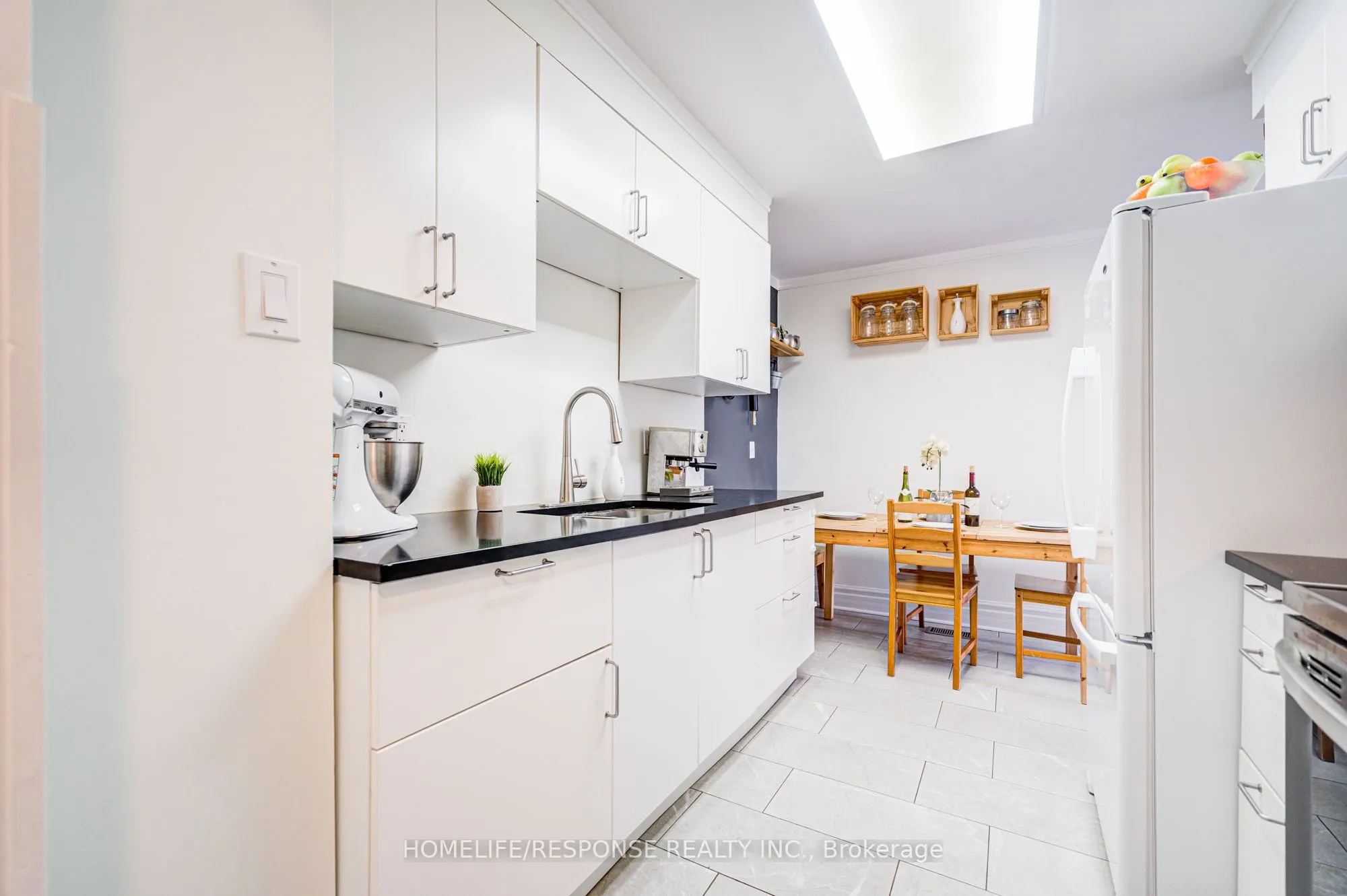 21 DAWSON Crescent, #21