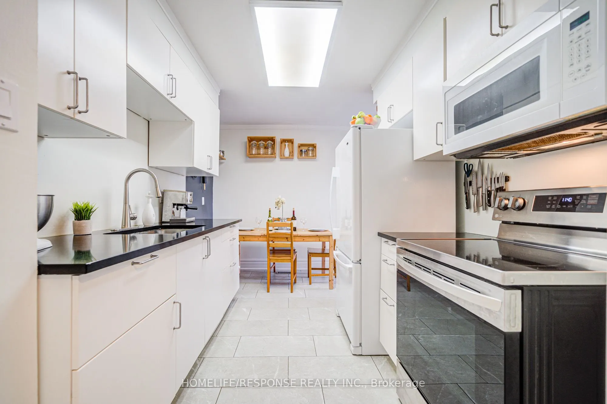 21 DAWSON Crescent, #21