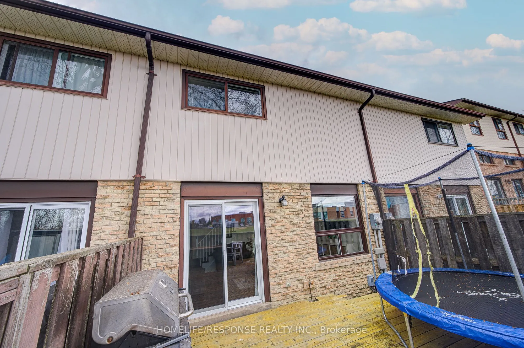 21 DAWSON Crescent, #21