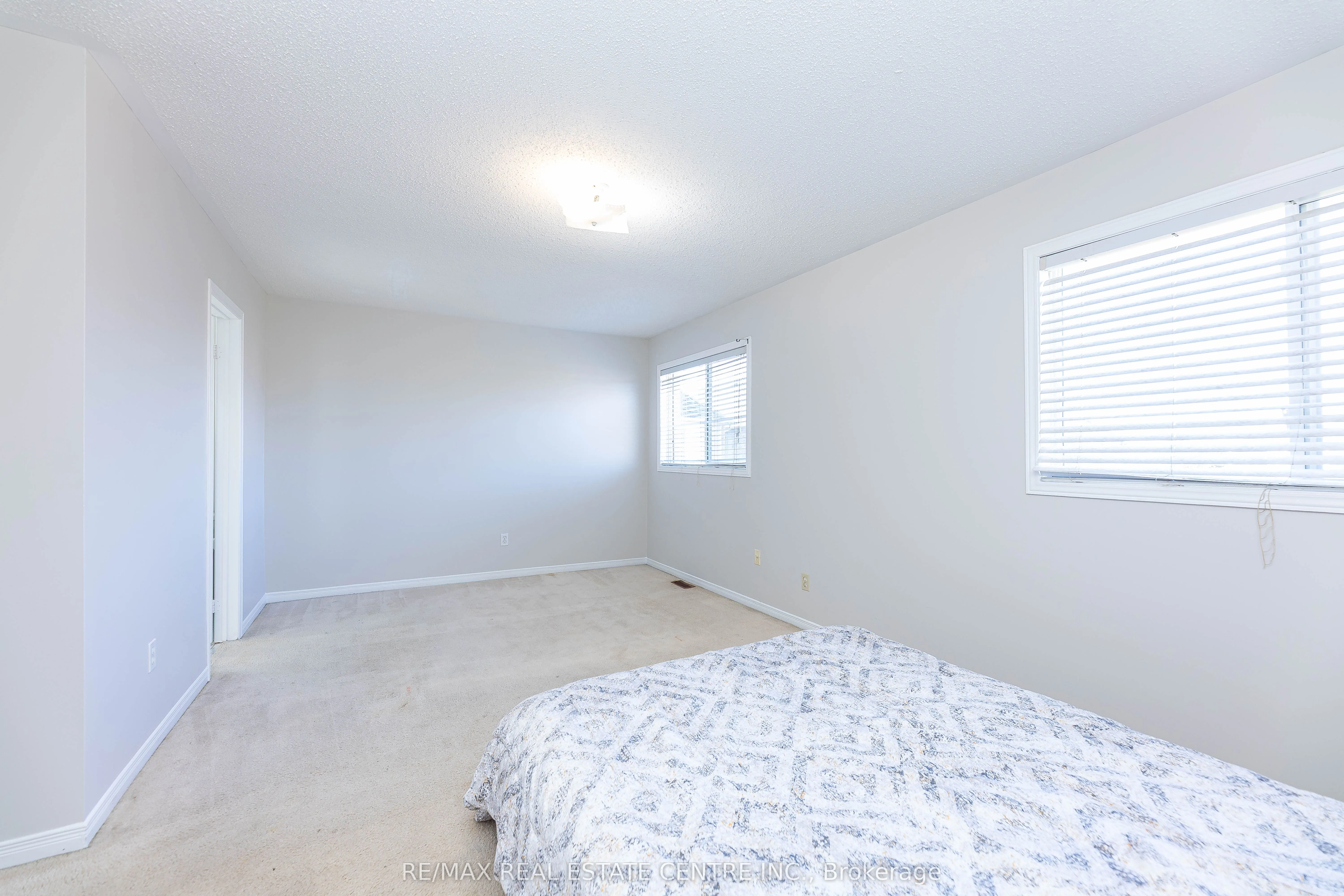 48 Zia Dodda Crescent
