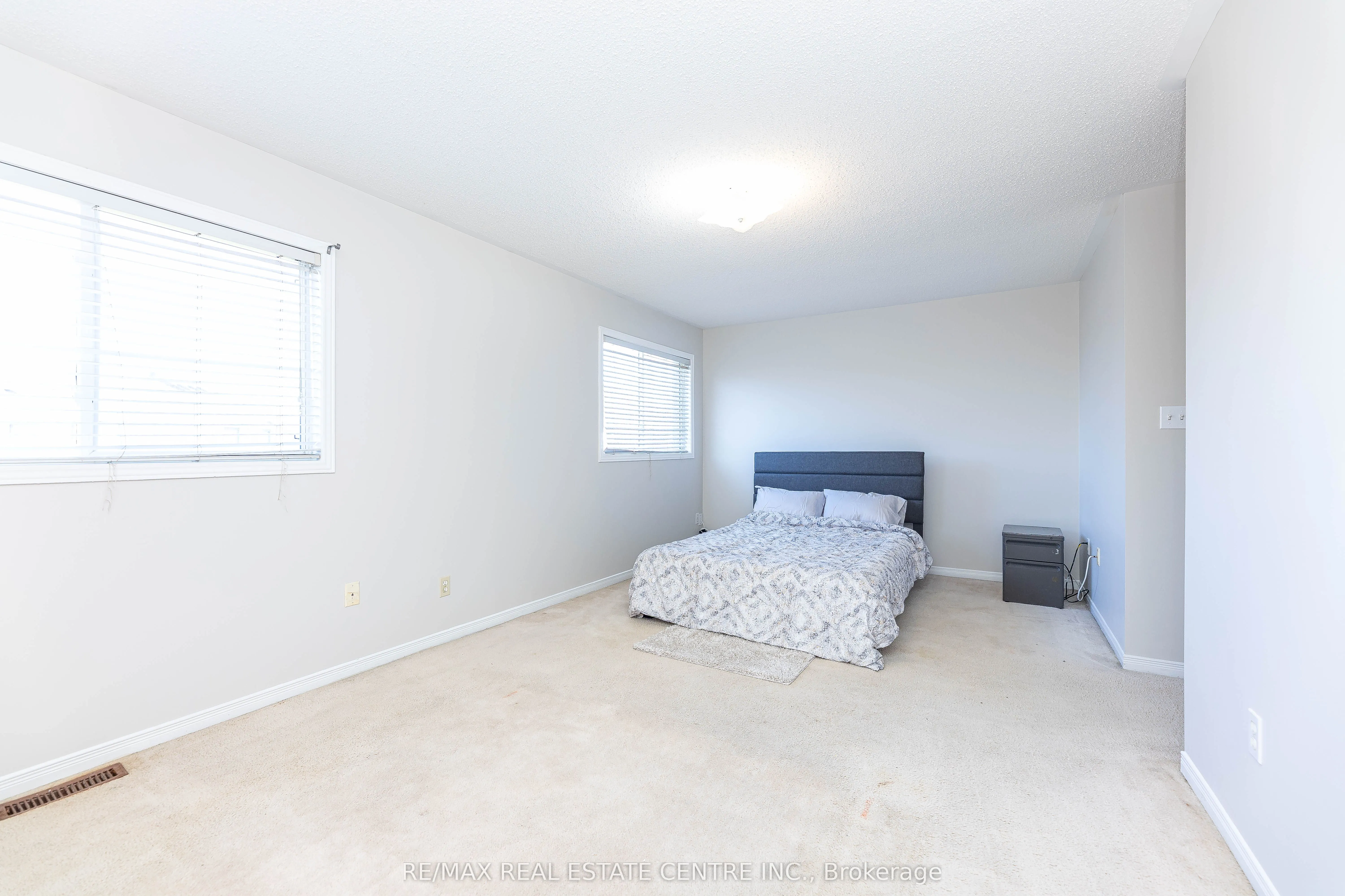 48 Zia Dodda Crescent