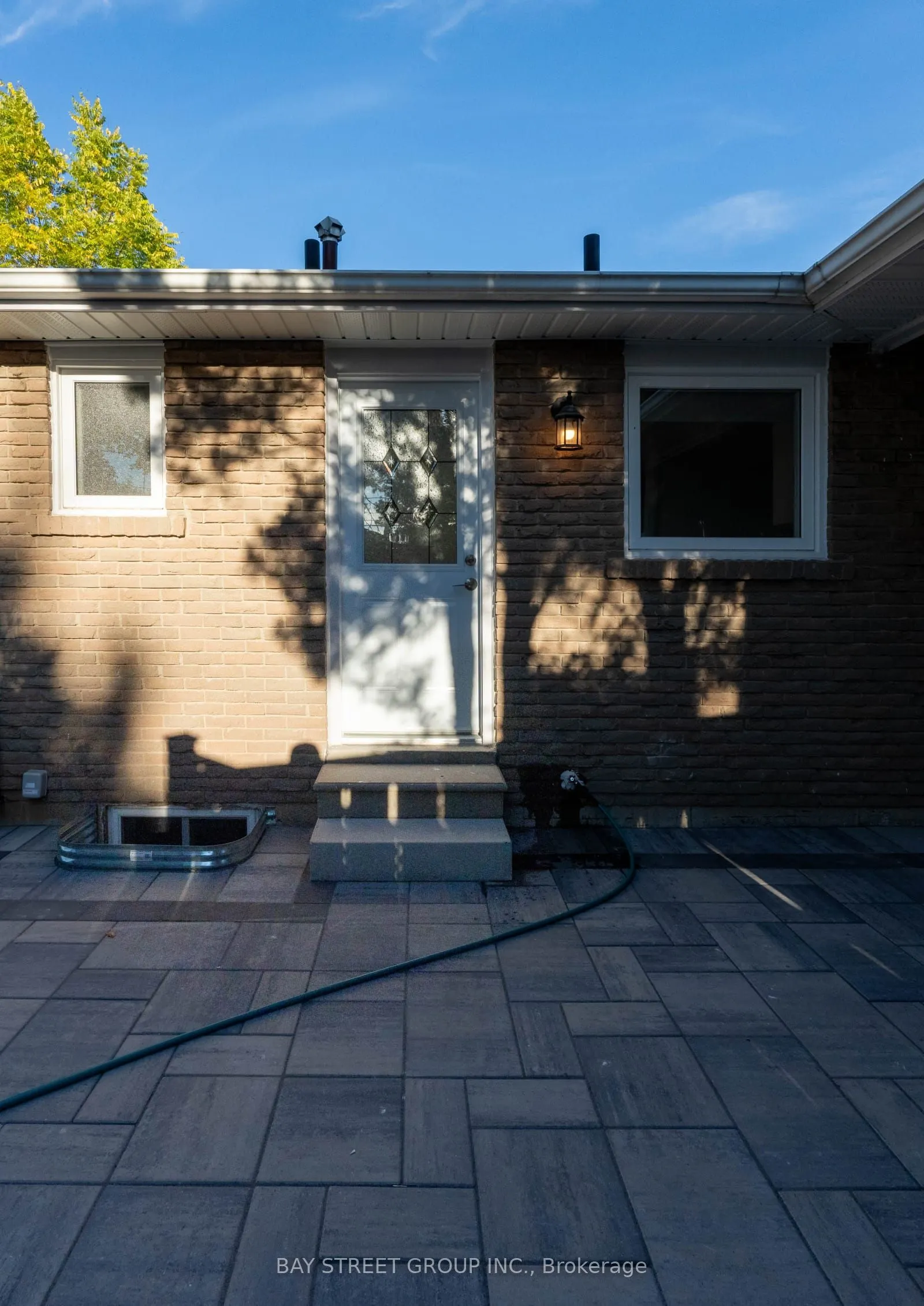 2662 Kinnerton Crescent, #Unit A