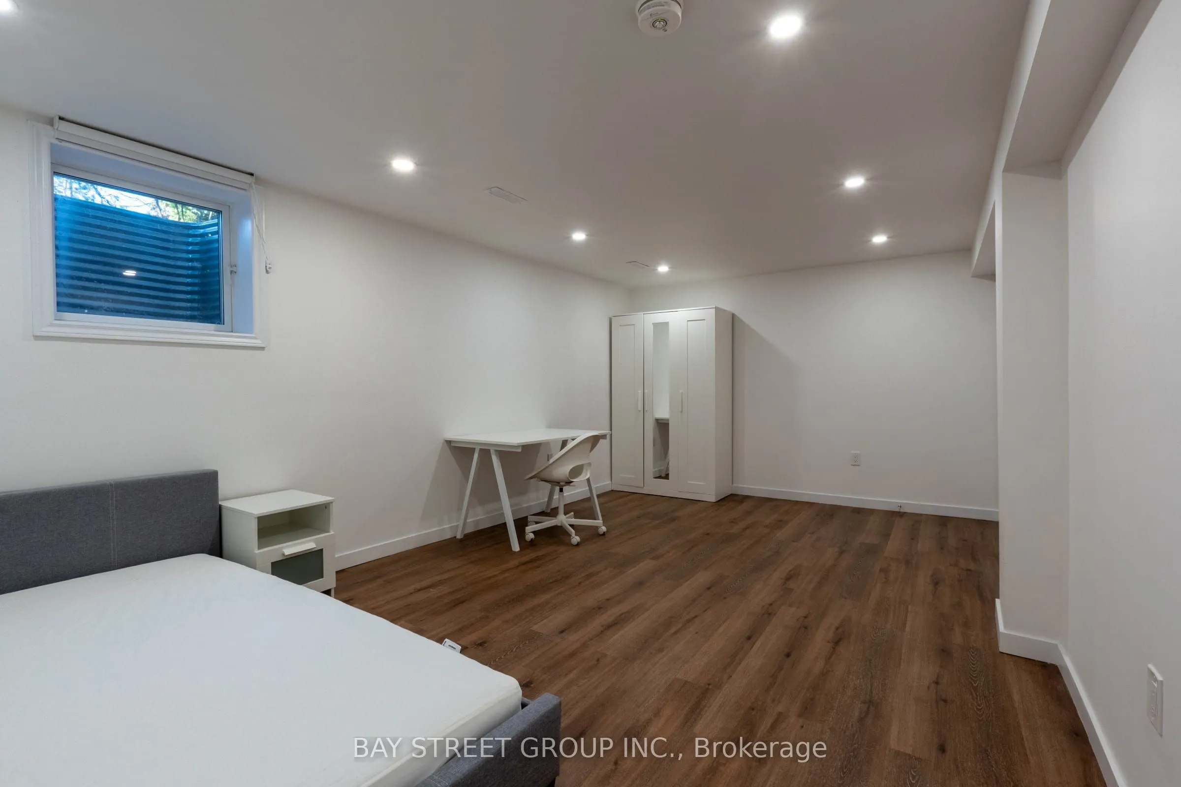 2662 Kinnerton Crescent, #Unit A