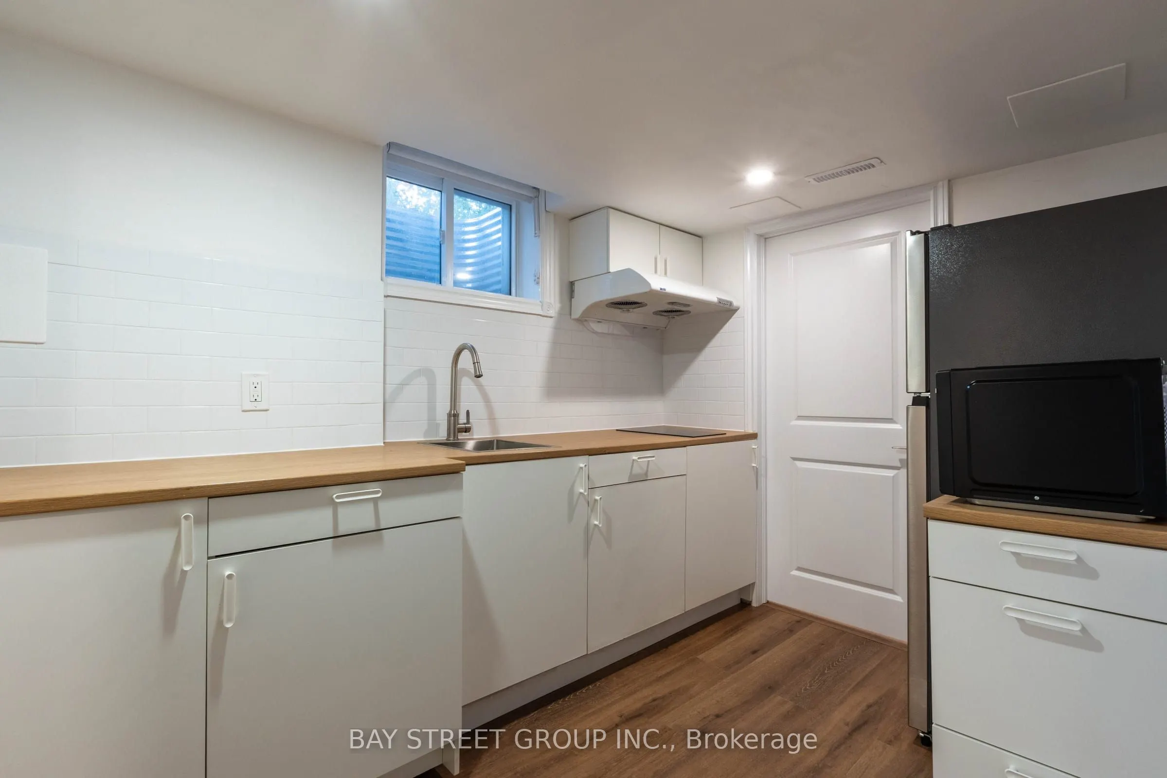 2662 Kinnerton Crescent, #Unit A
