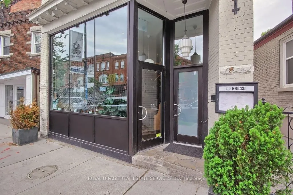 3047 Dundas Street W