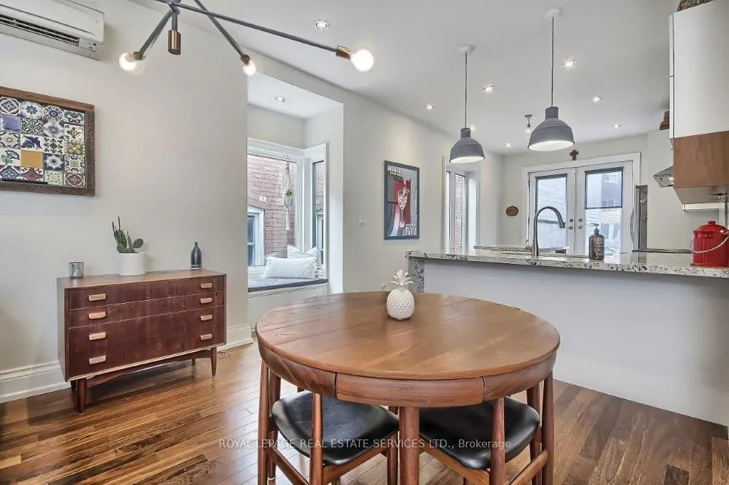 3047 Dundas Street W