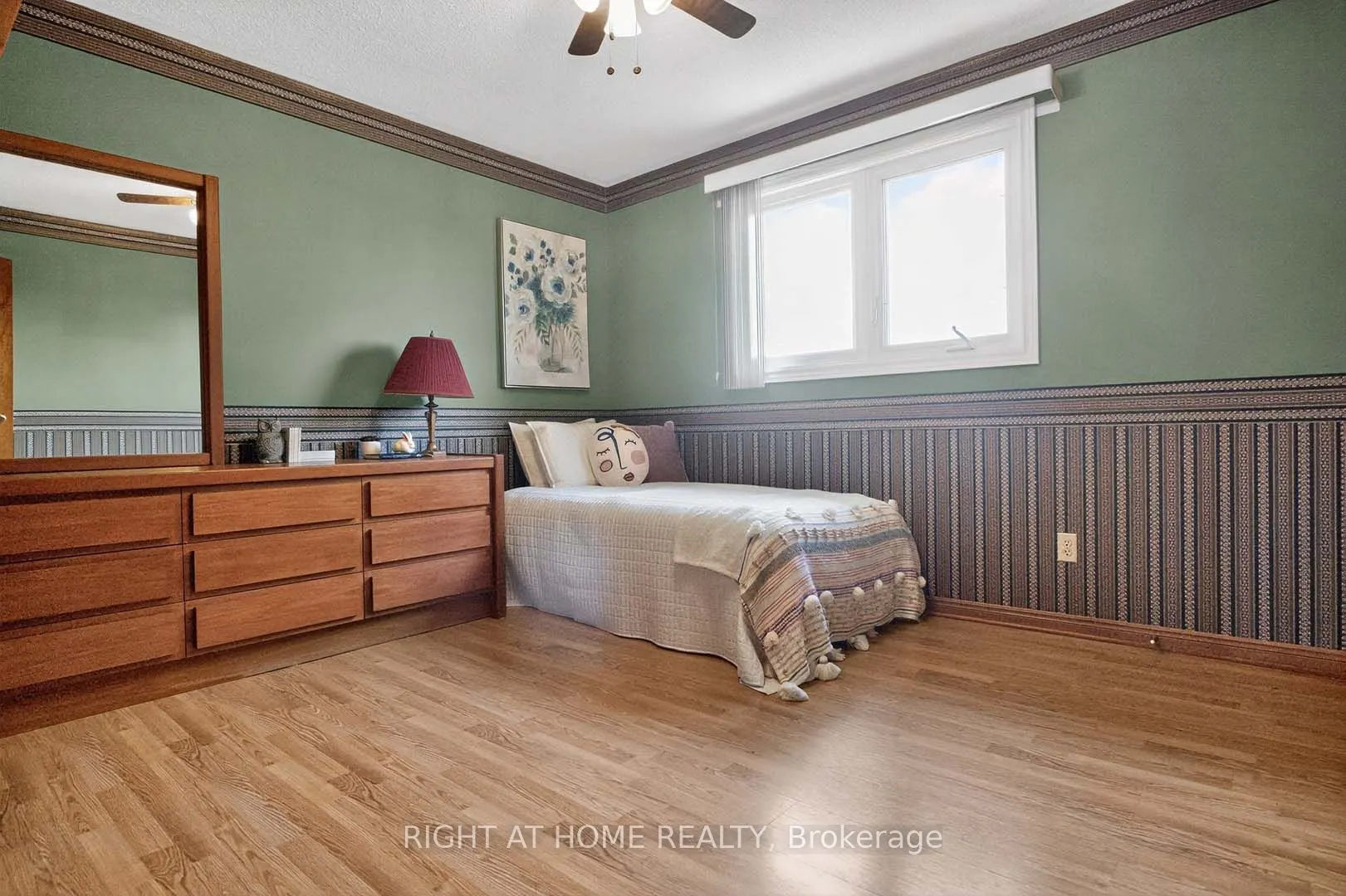 4433 Sedgefield Road