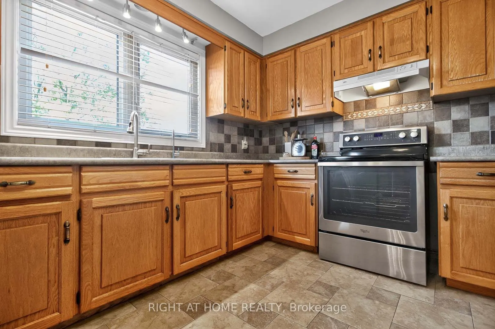 4433 Sedgefield Road
