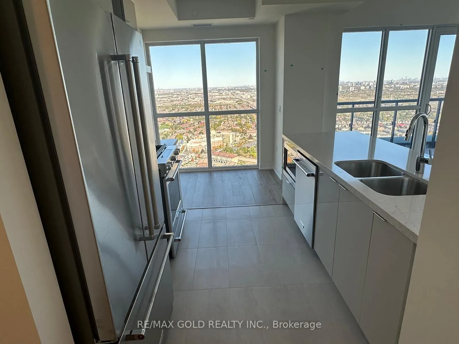 15 Watergarden Drive, #3701
