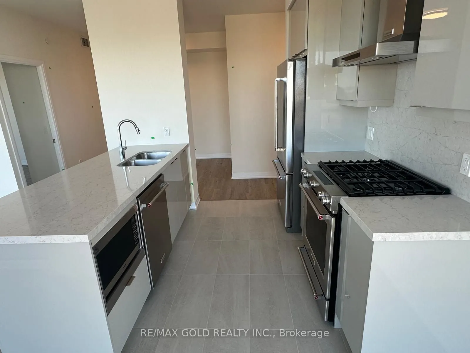 15 Watergarden Drive, #3701
