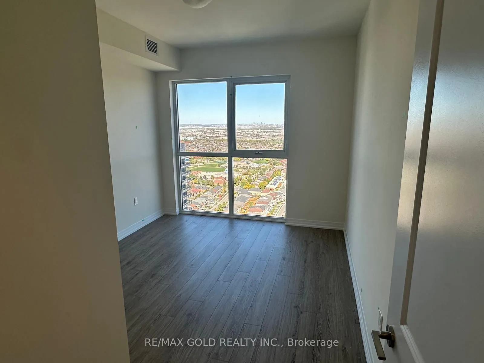 15 Watergarden Drive, #3701