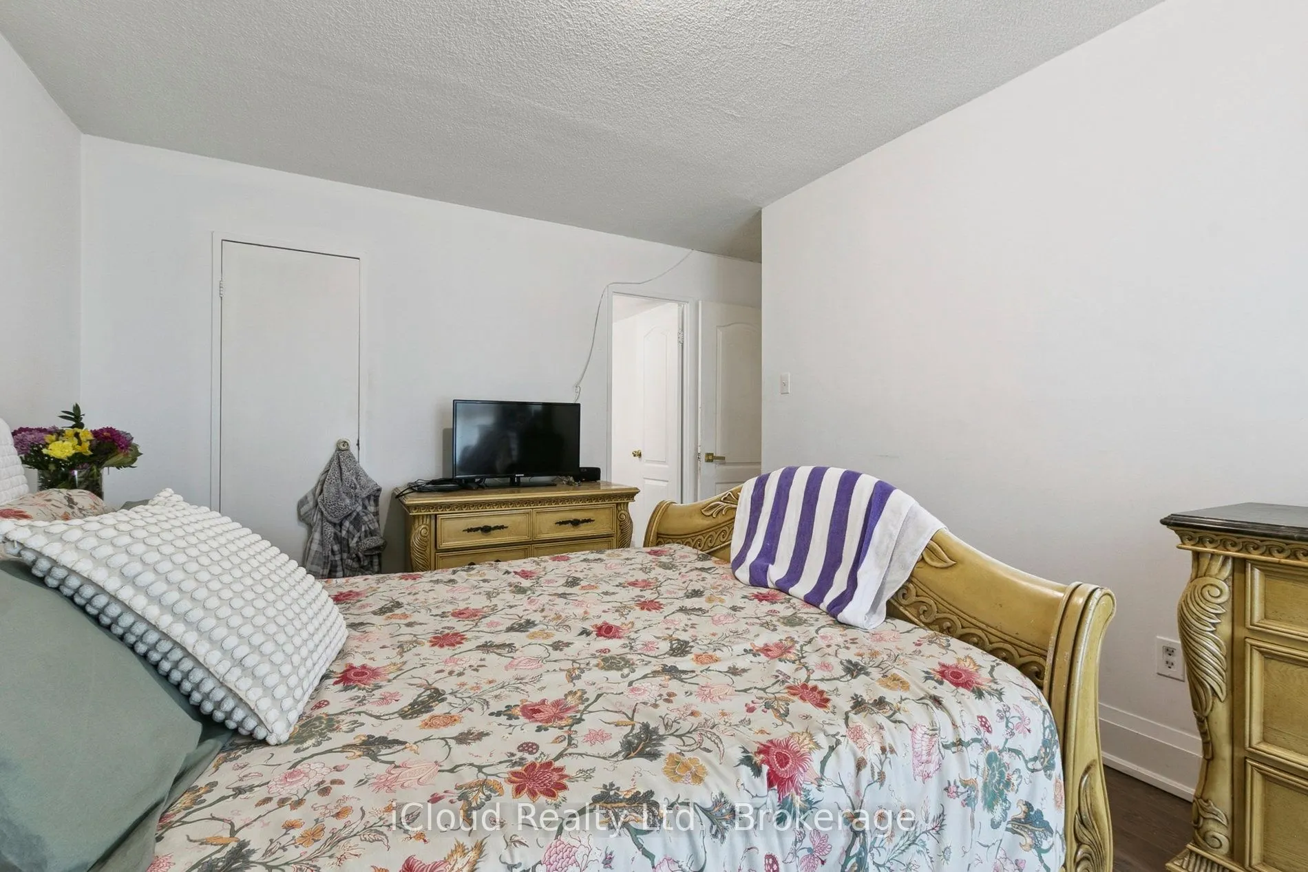 238 Albion Road, #1108
