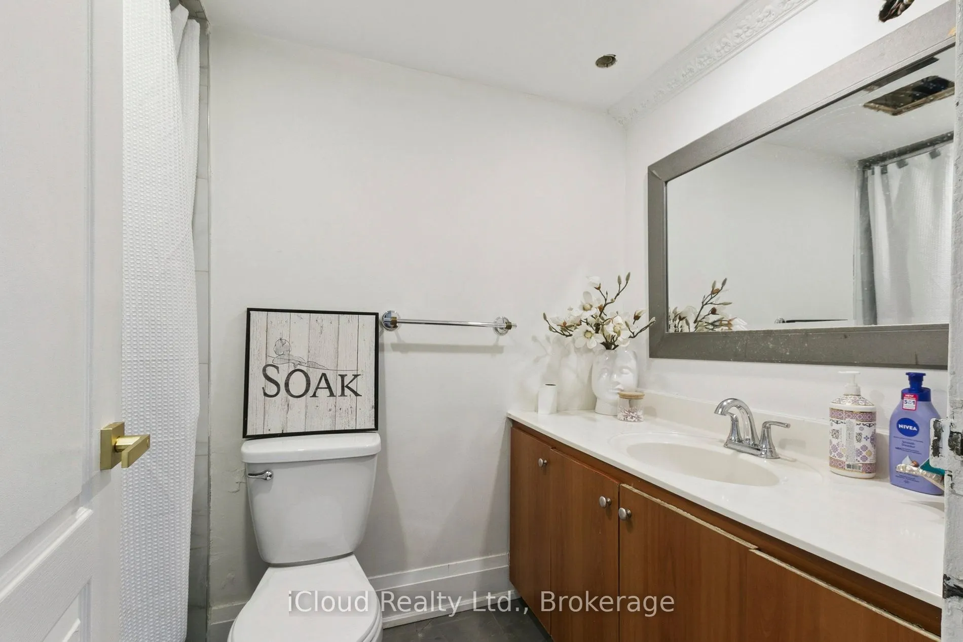 238 Albion Road, #1108