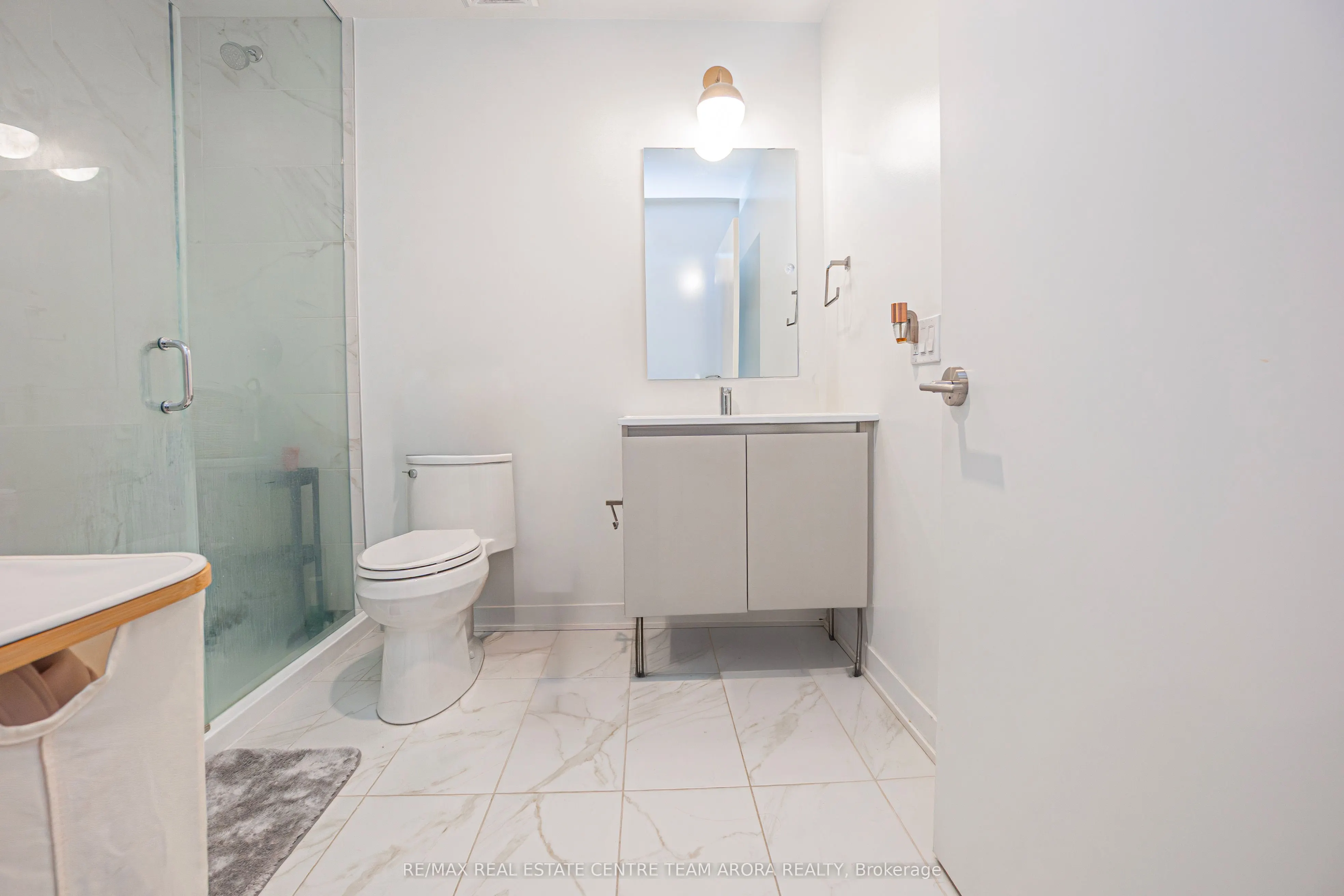 395 Dundas Street W, #219