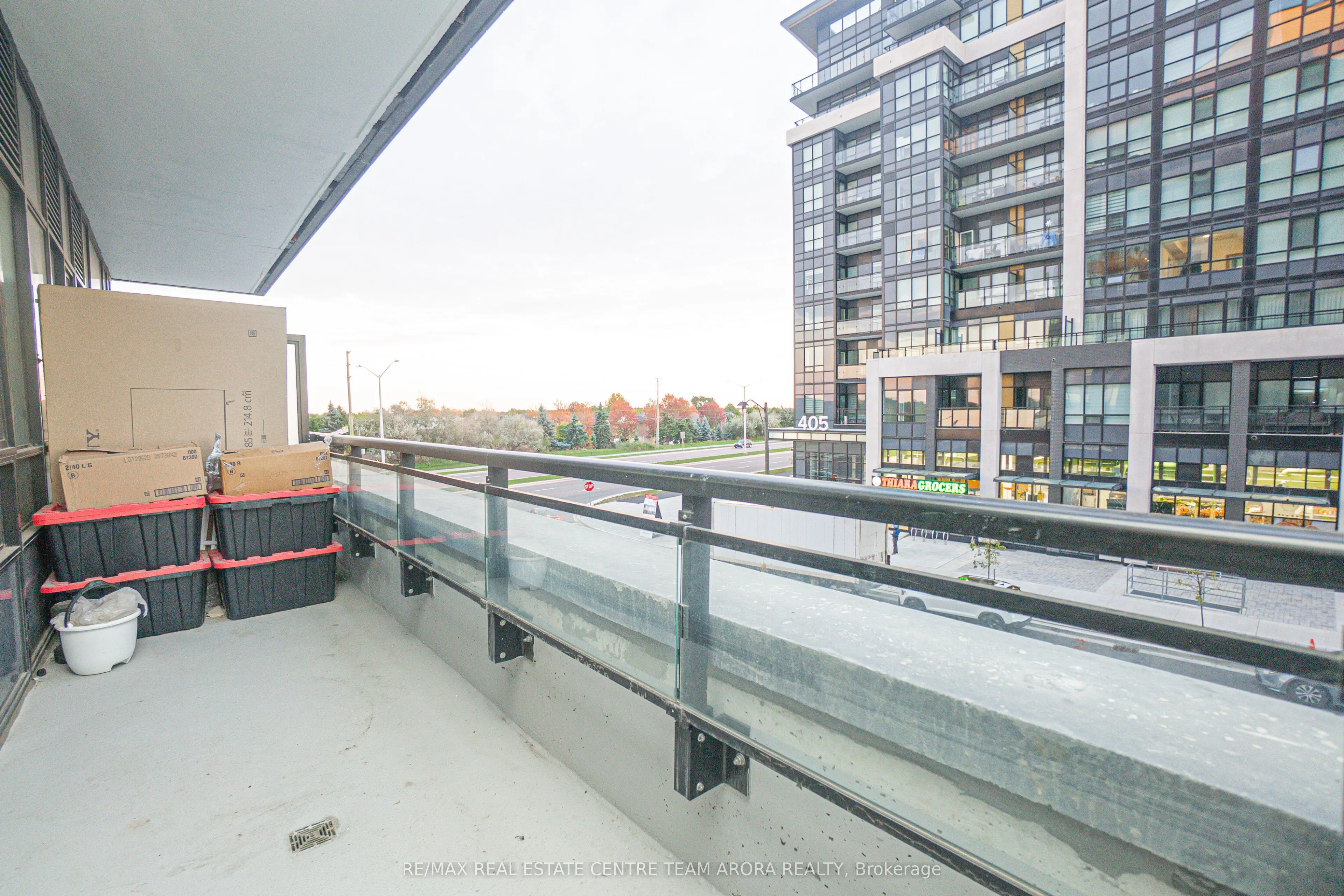 395 Dundas Street W, #219