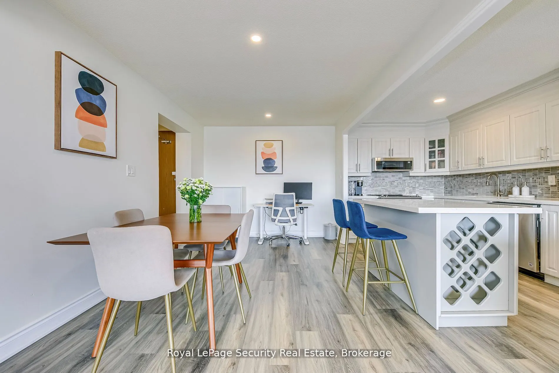260 Scarlett Road, #2005
