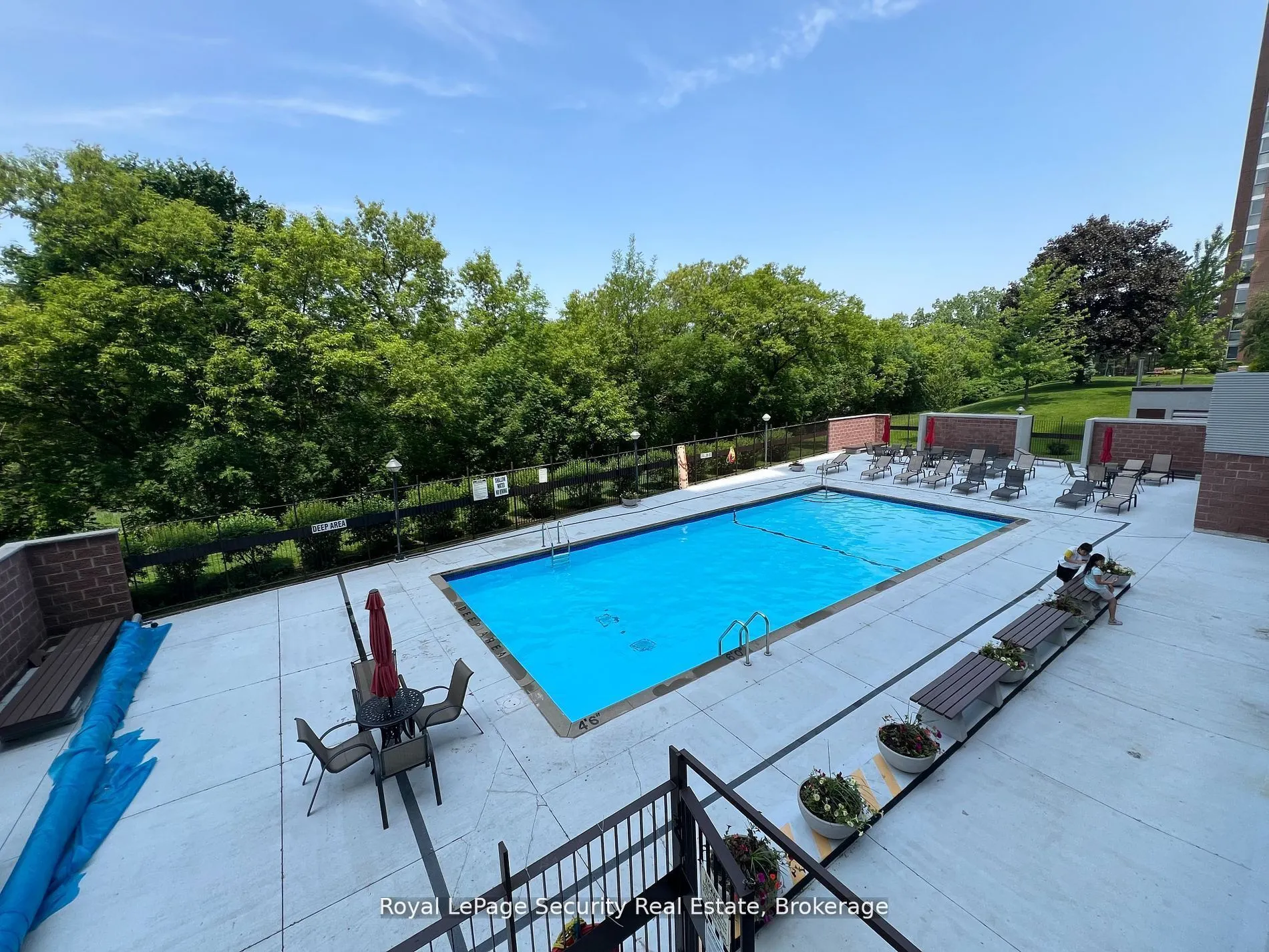 260 Scarlett Road, #2005