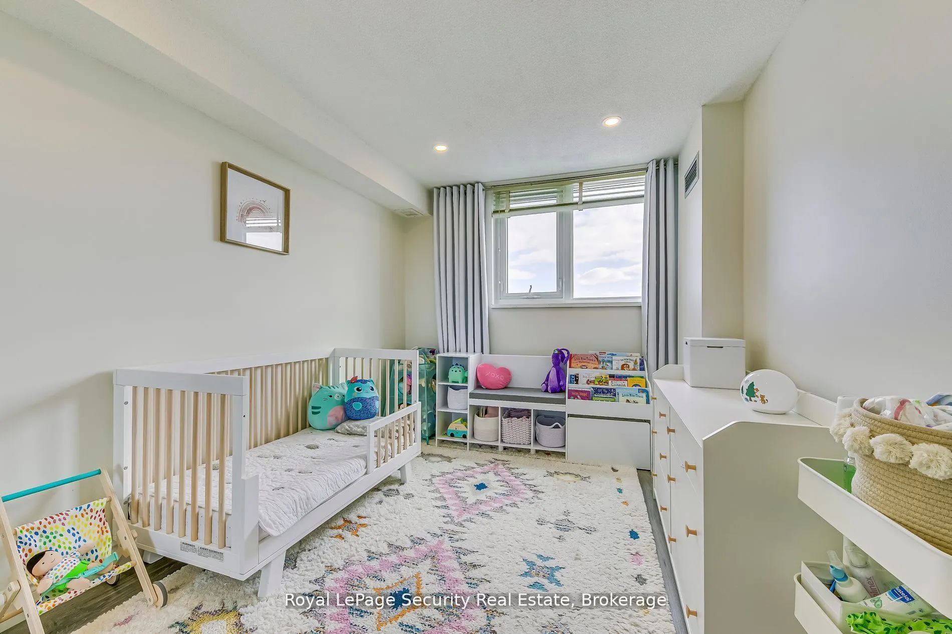 260 Scarlett Road, #2005