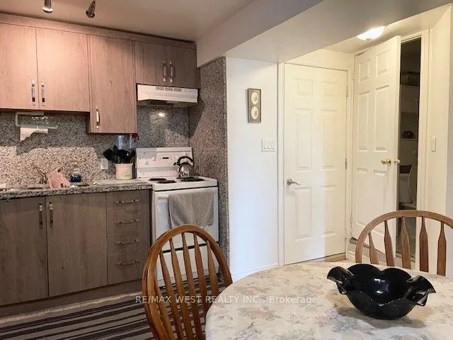 328 Caledonia Road, #Lower