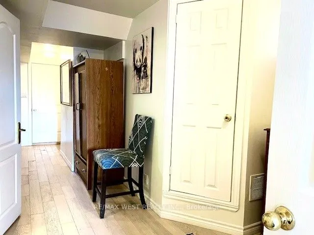 328 Caledonia Road, #Lower