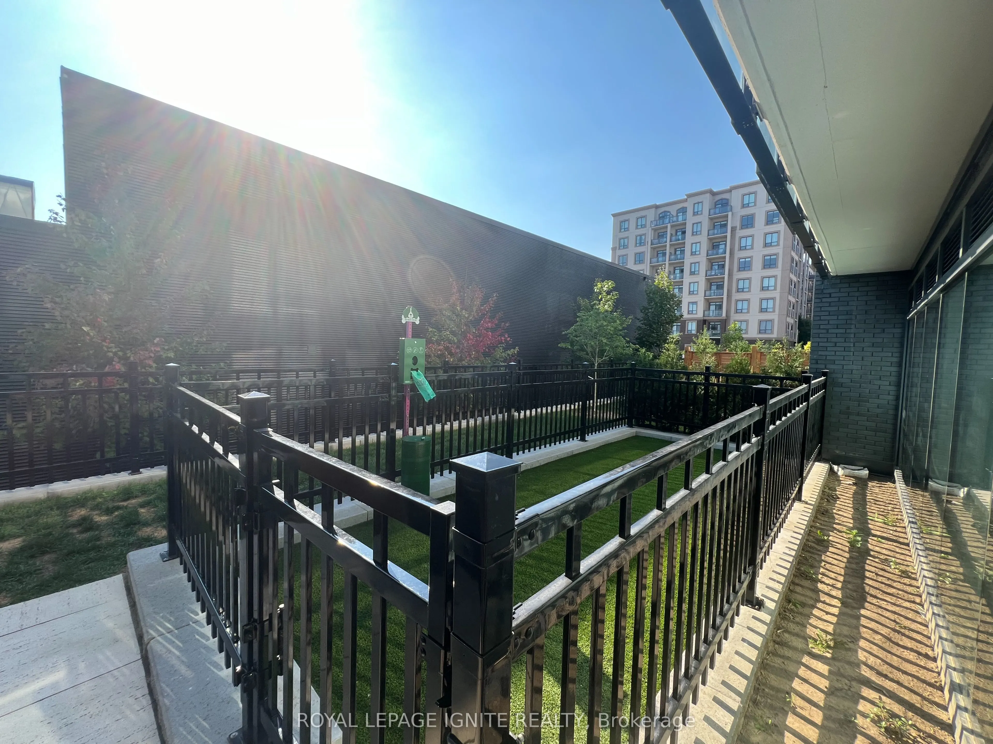 2450 Old Bronte Road, #518