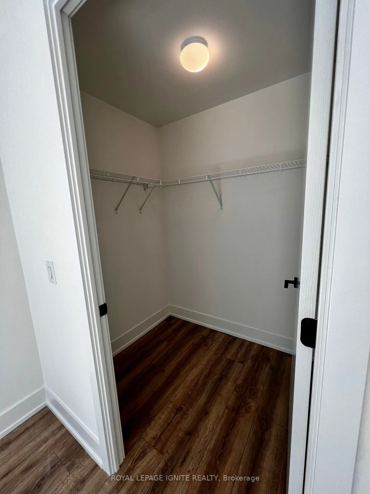 2450 Old Bronte Road, #518