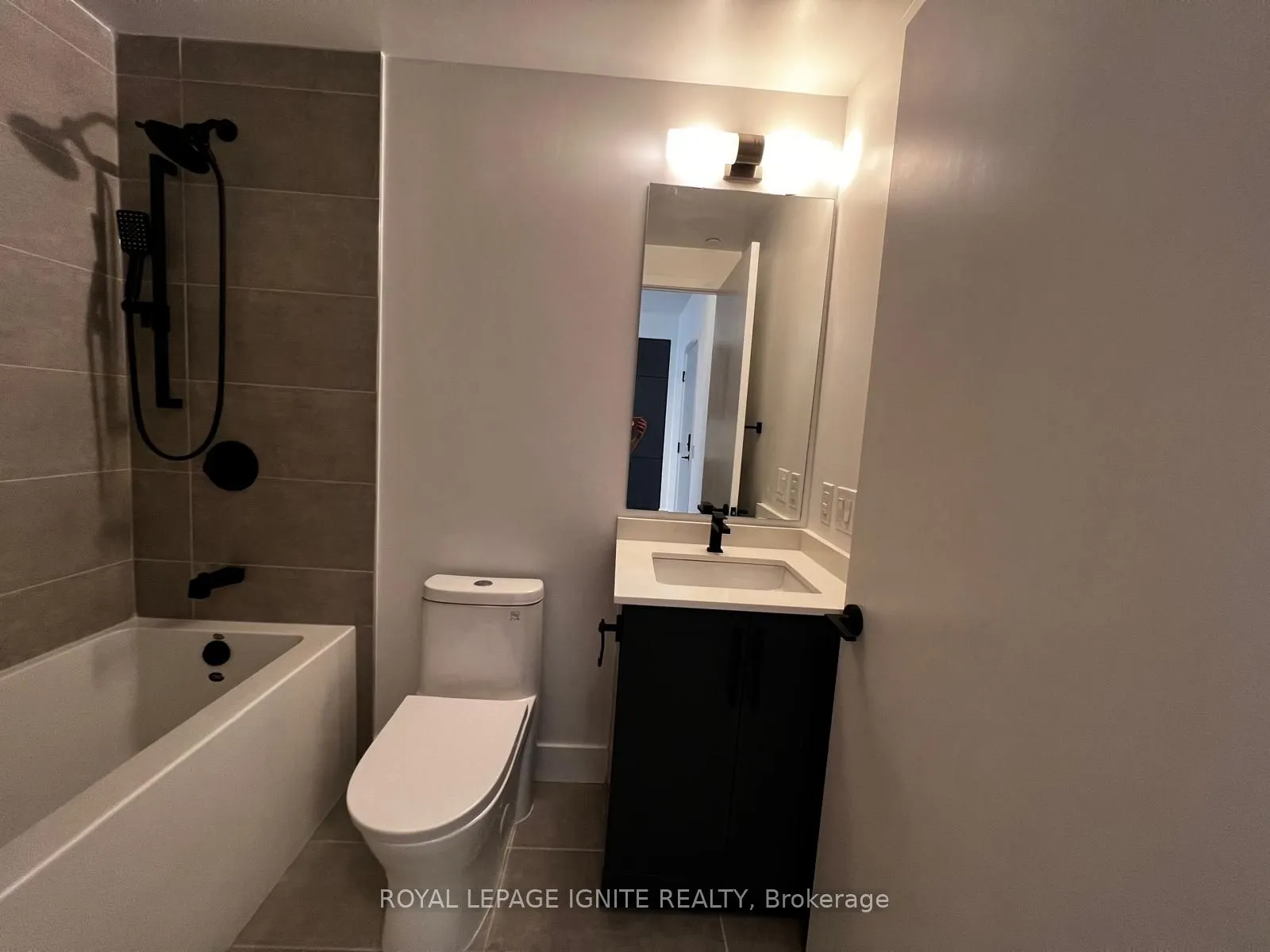 2450 Old Bronte Road, #518