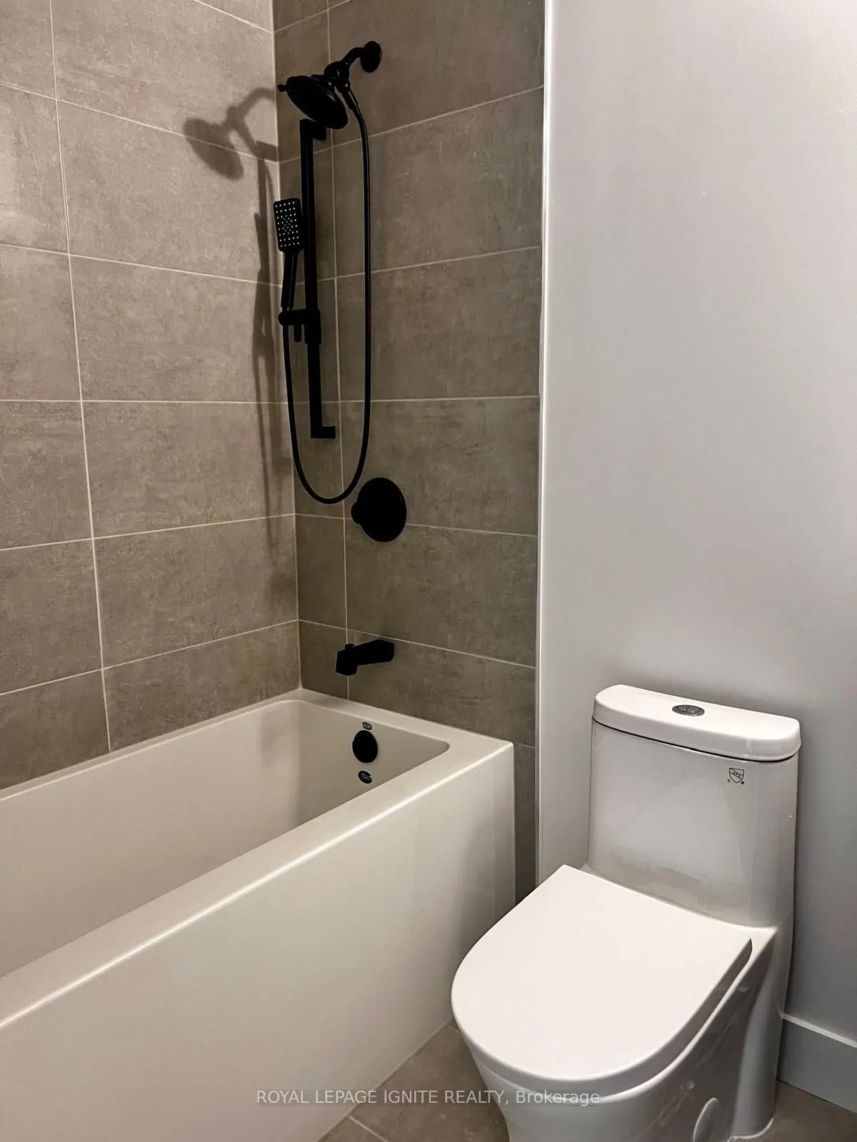 2450 Old Bronte Road, #518