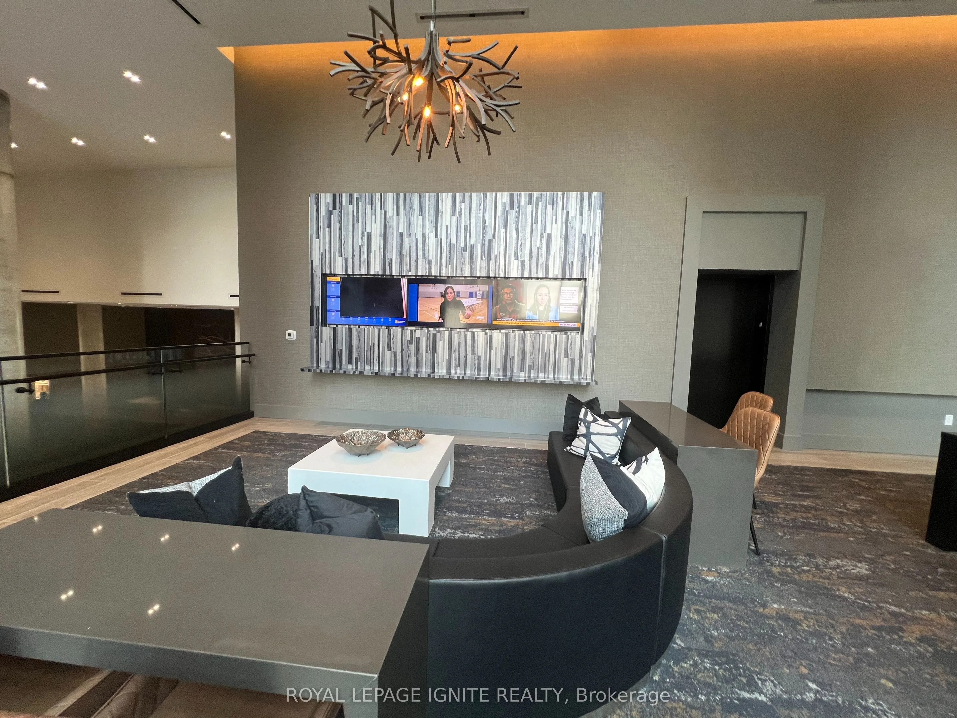 2450 Old Bronte Road, #518