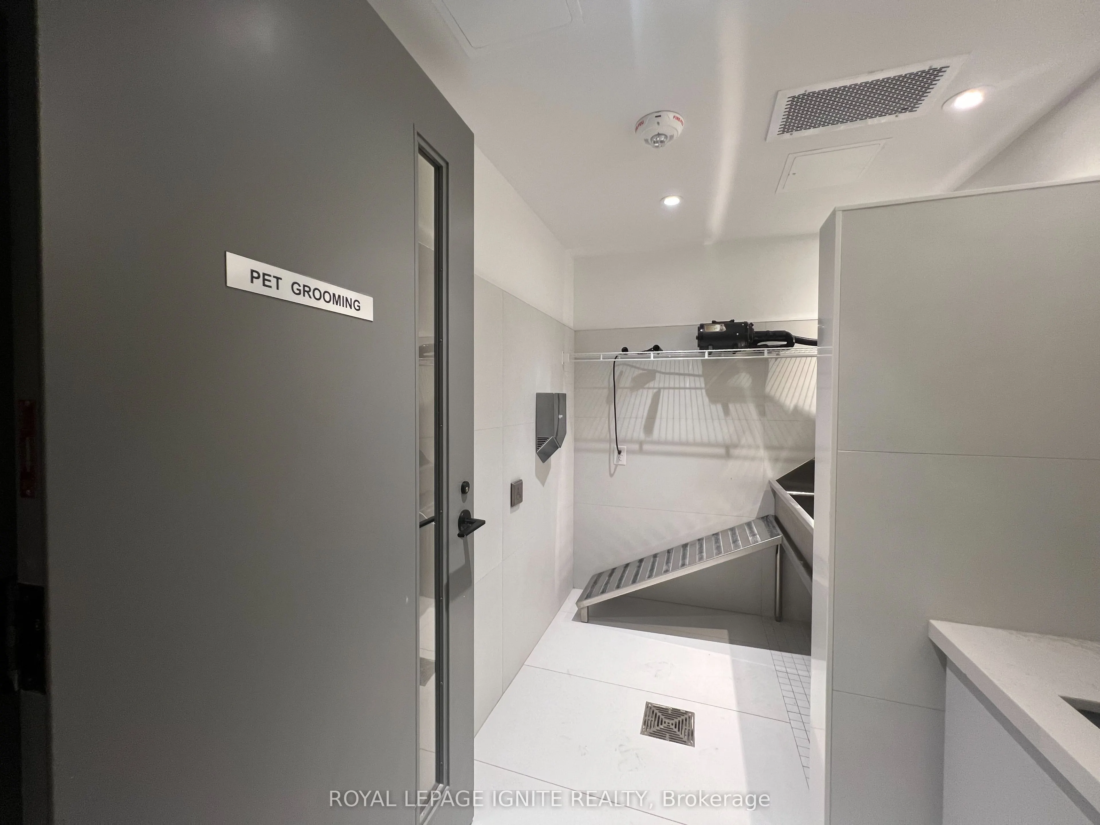 2450 Old Bronte Road, #518