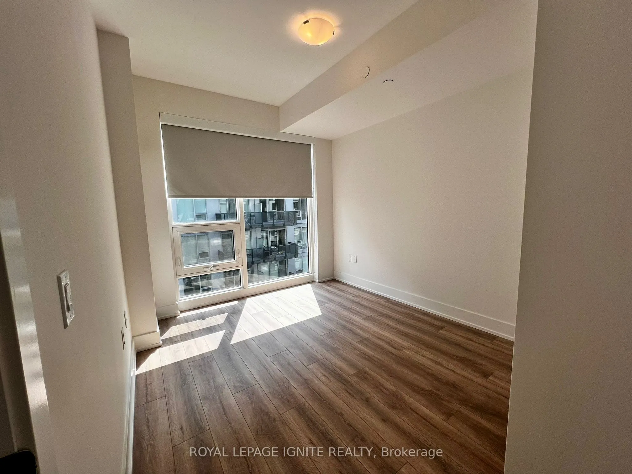 2450 Old Bronte Road, #518