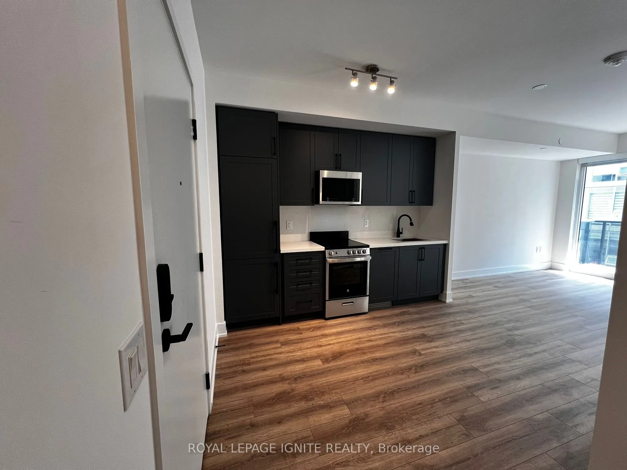 2450 Old Bronte Road, #518