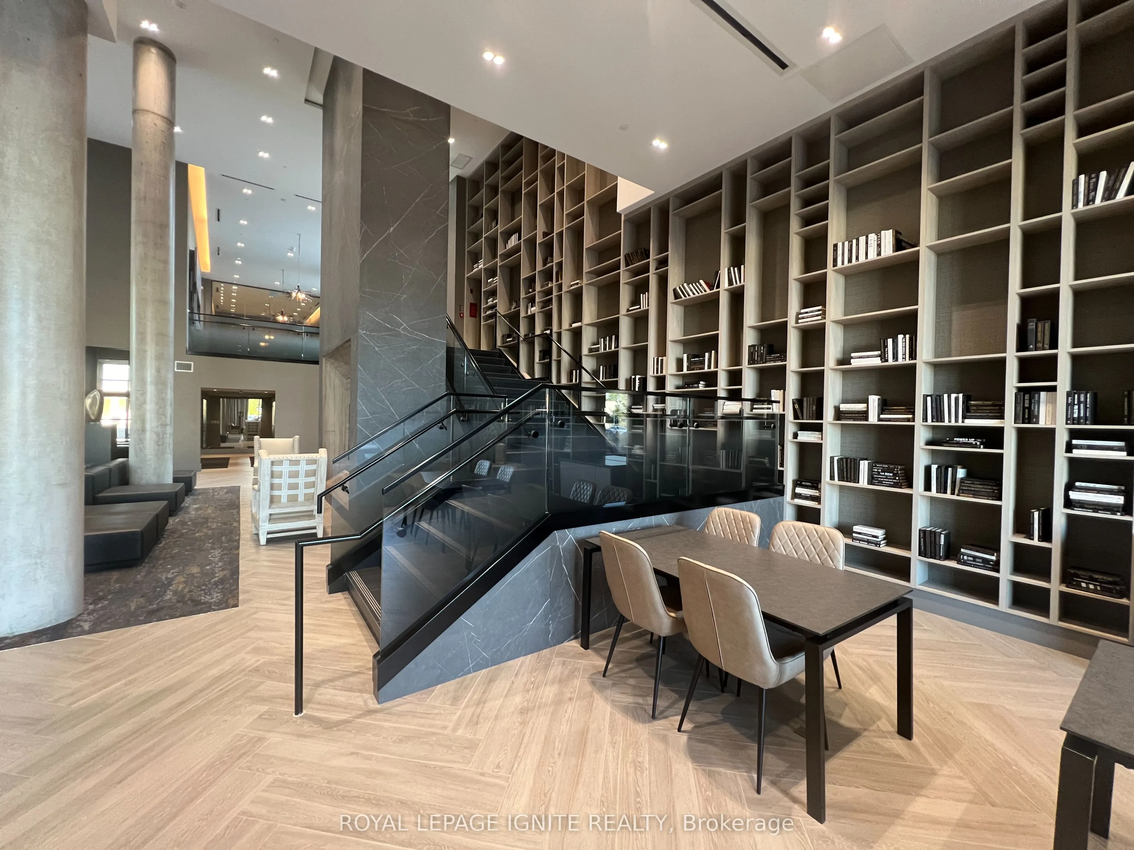 2450 Old Bronte Road, #518